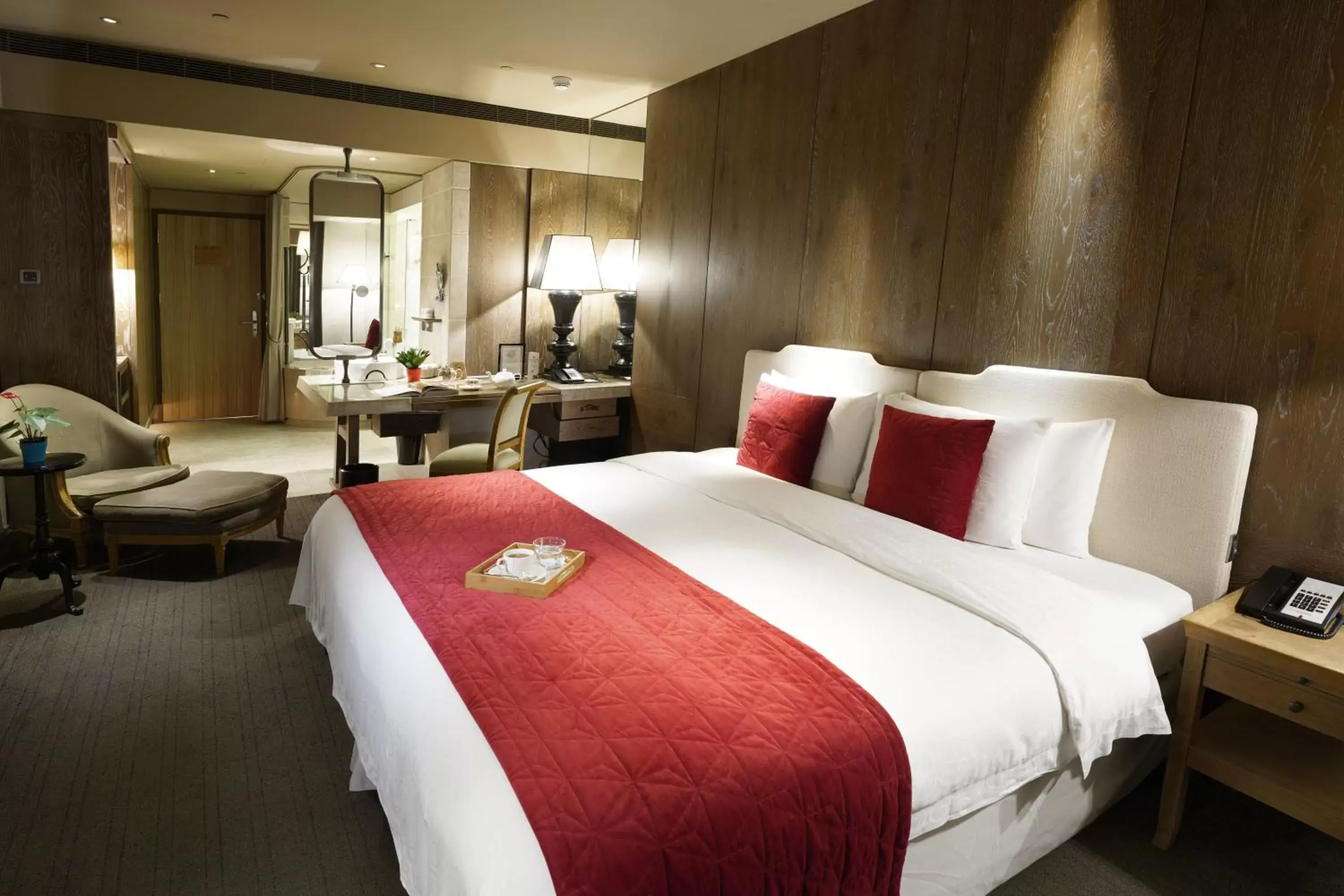 Executive King Room - single occupancy in Palais de Chine Hotel Executive King Room - single occupancy in Palais de Chine Hotel