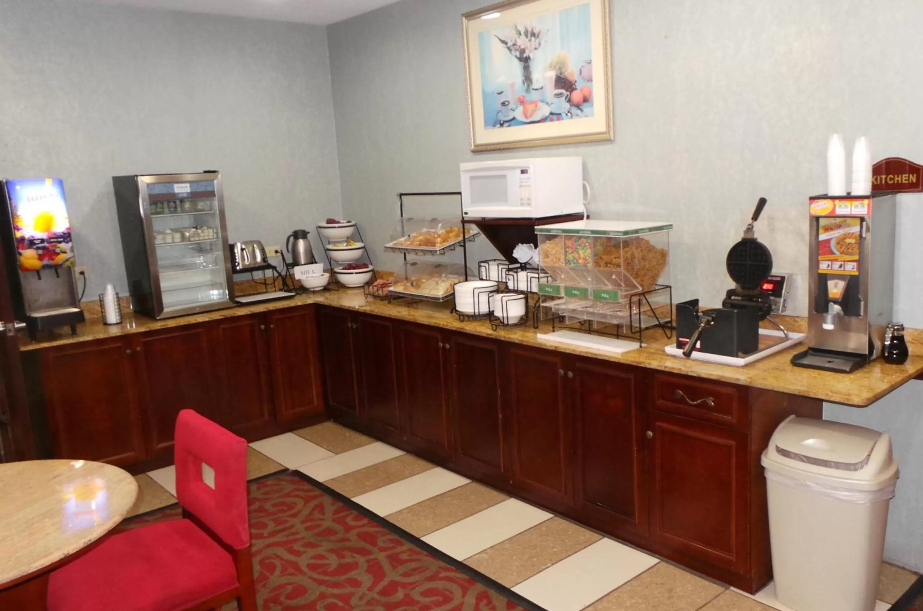 Breakfast in Red Roof Inn & Suites Detroit - Melvindale/Dearborn