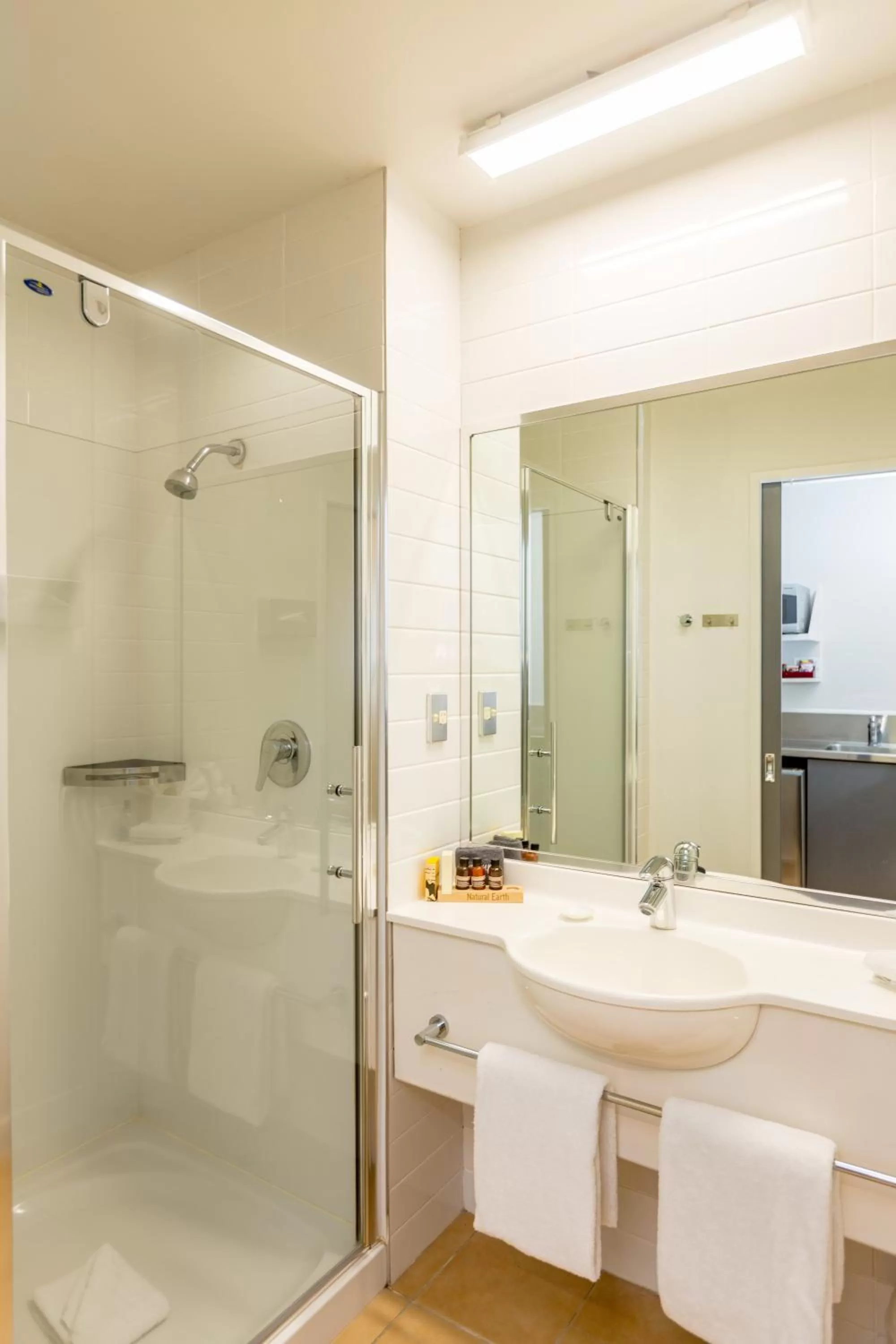 Bathroom in Clearwater Motor Lodge