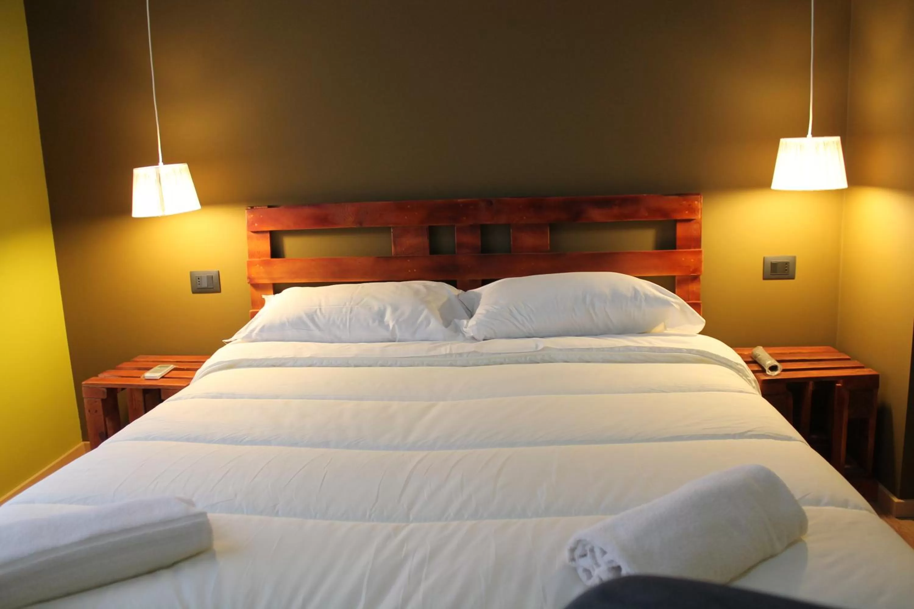 Decorative detail, Bed in B&B Miro Centro Catania