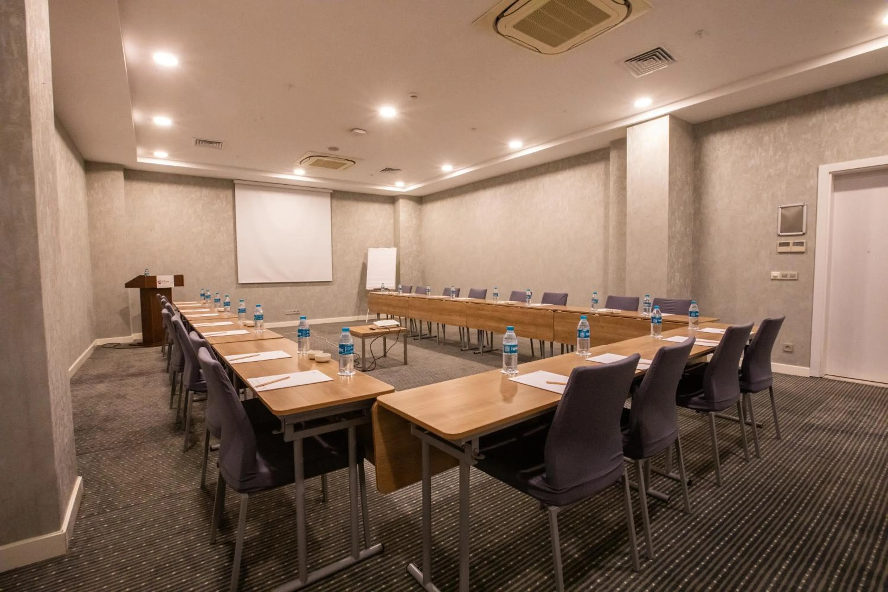 Meeting/conference room in Ramada Encore Istanbul Kartal