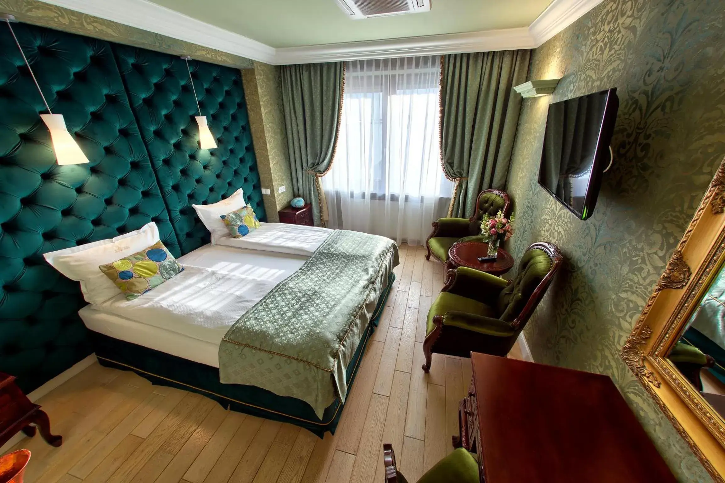 Deluxe Double or Twin Room in SleepWalker Boutique Suites Deluxe Double or Twin Room in SleepWalker Boutique Suites