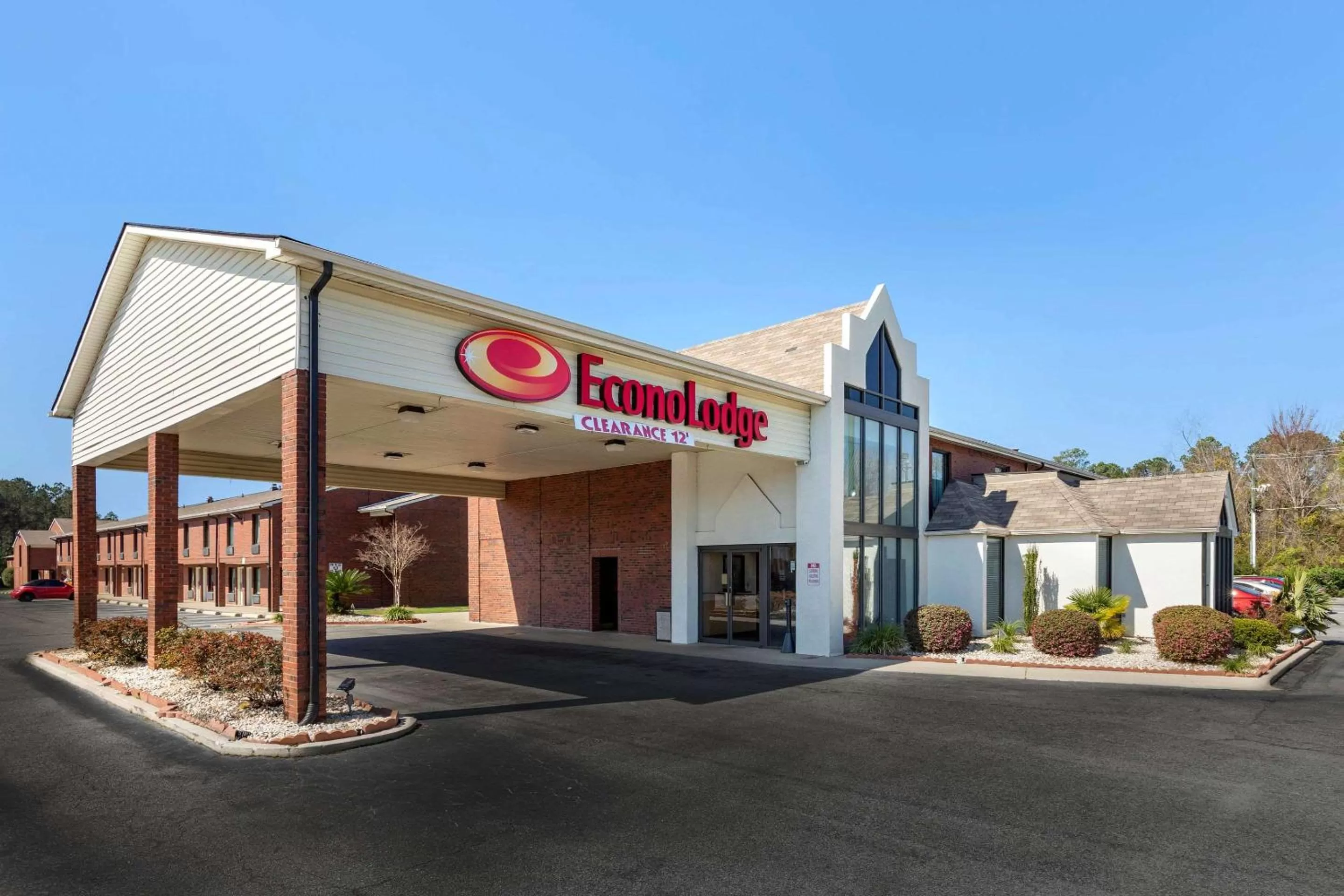 Property building in Econo Lodge Florence - Darlington