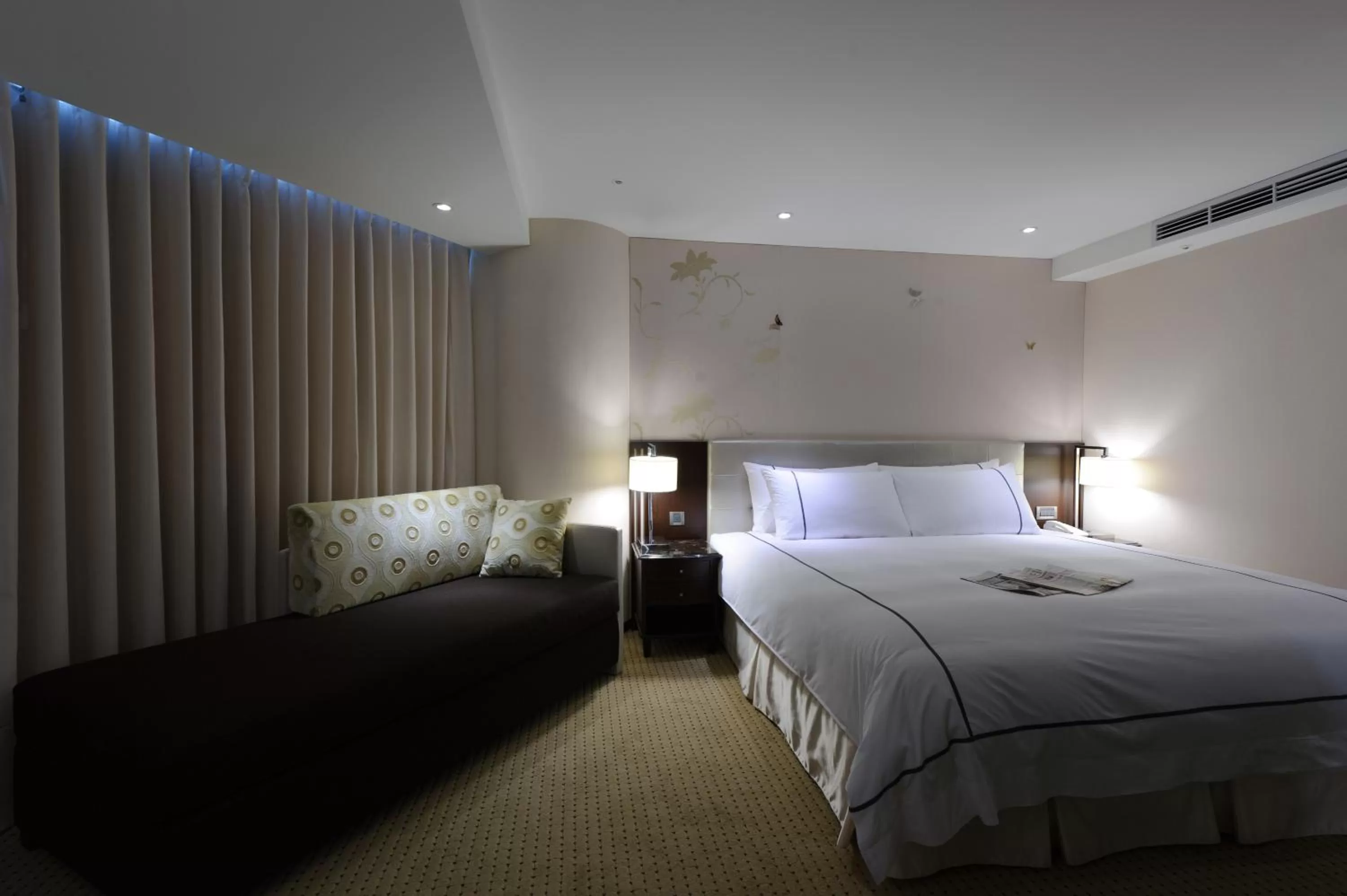 Photo of the whole room, Bed in K Hotel Taipei Dunnan