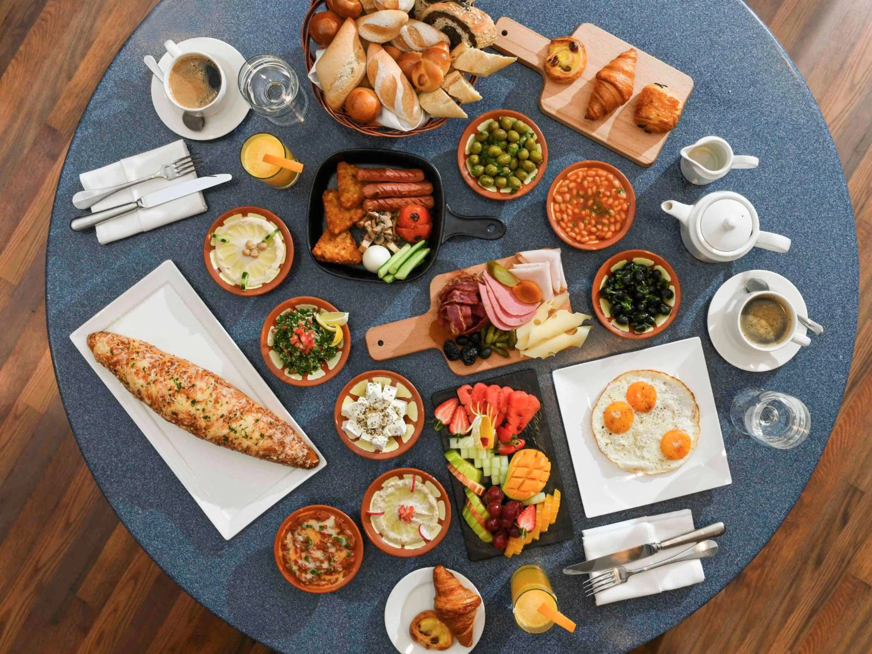 Restaurant/places to eat in M Grand Hotel Doha