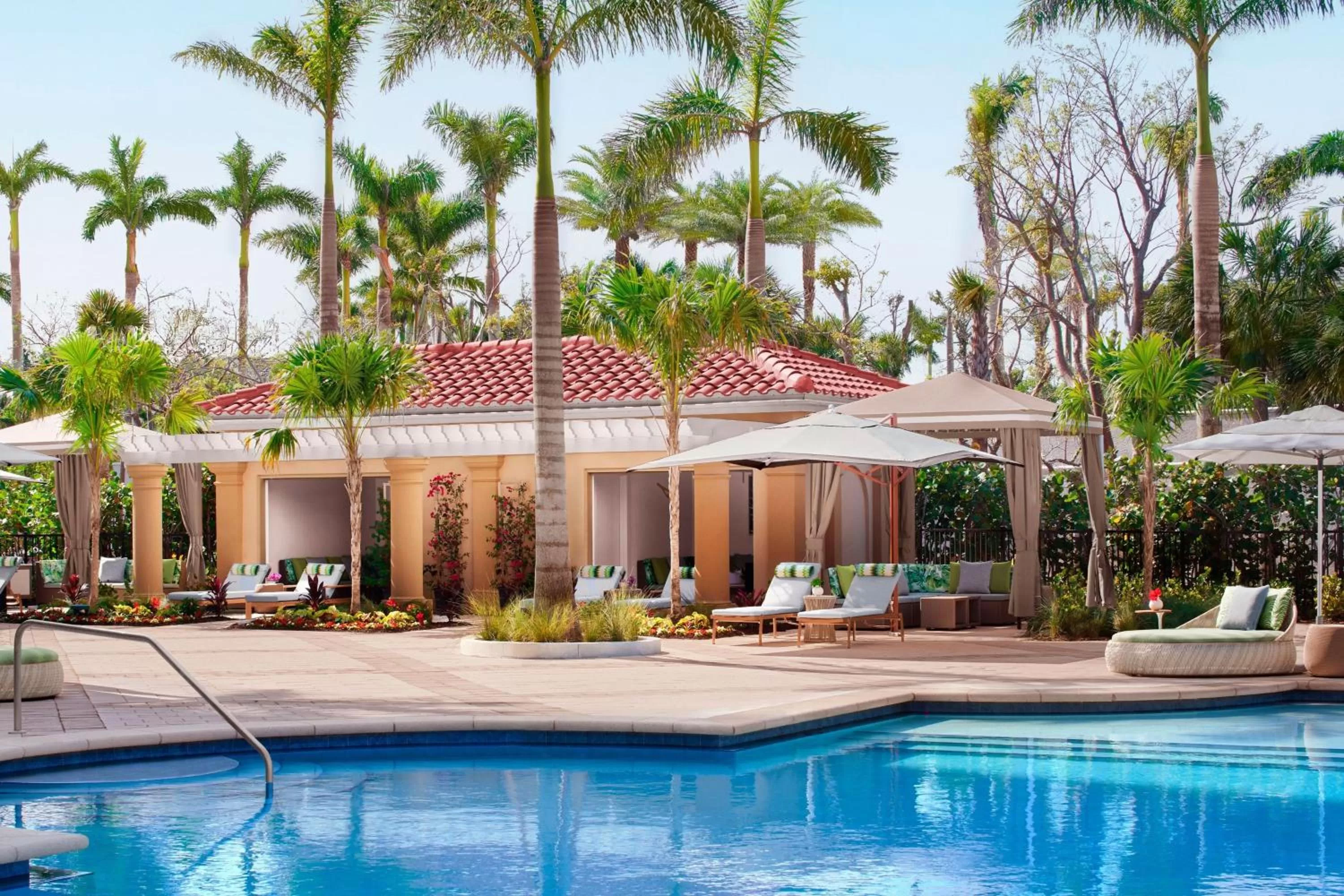 Swimming pool in The Ritz-Carlton Naples