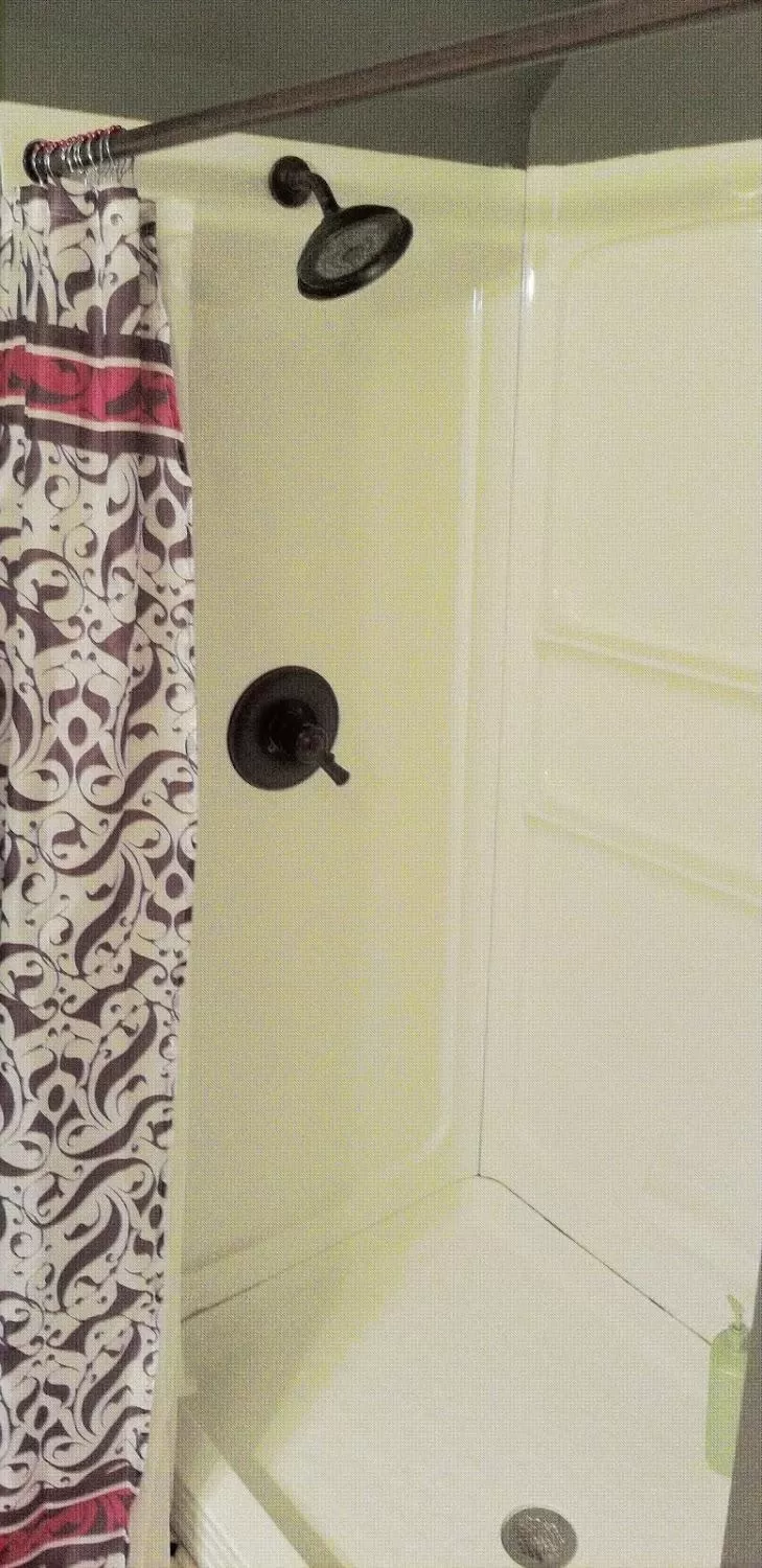 Shower in Historic Victorian Inn