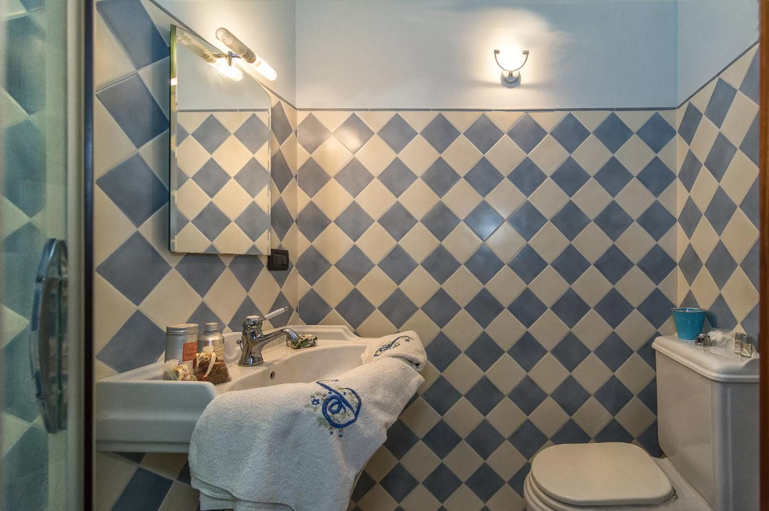 Bathroom in Pisa Holidays