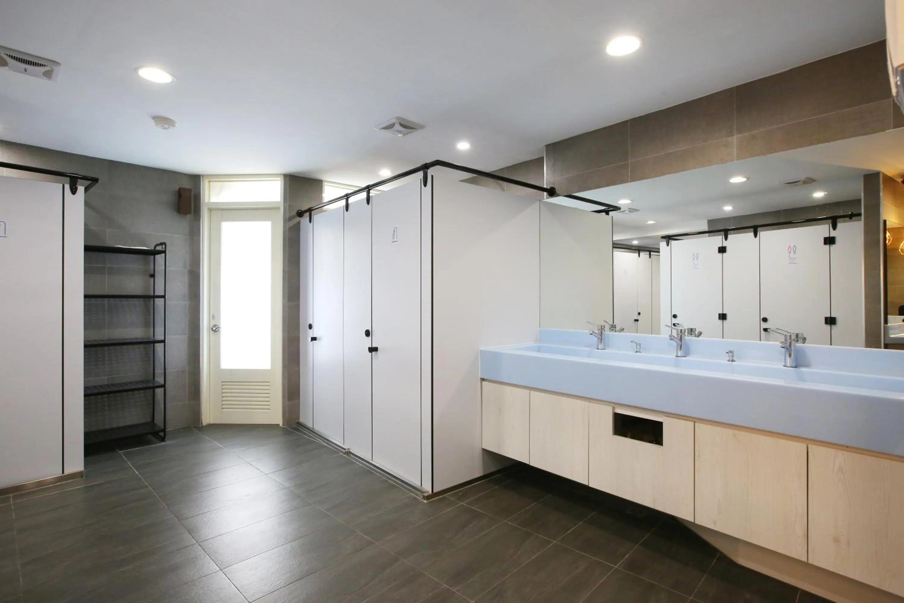 Shower in Loosha Hostel