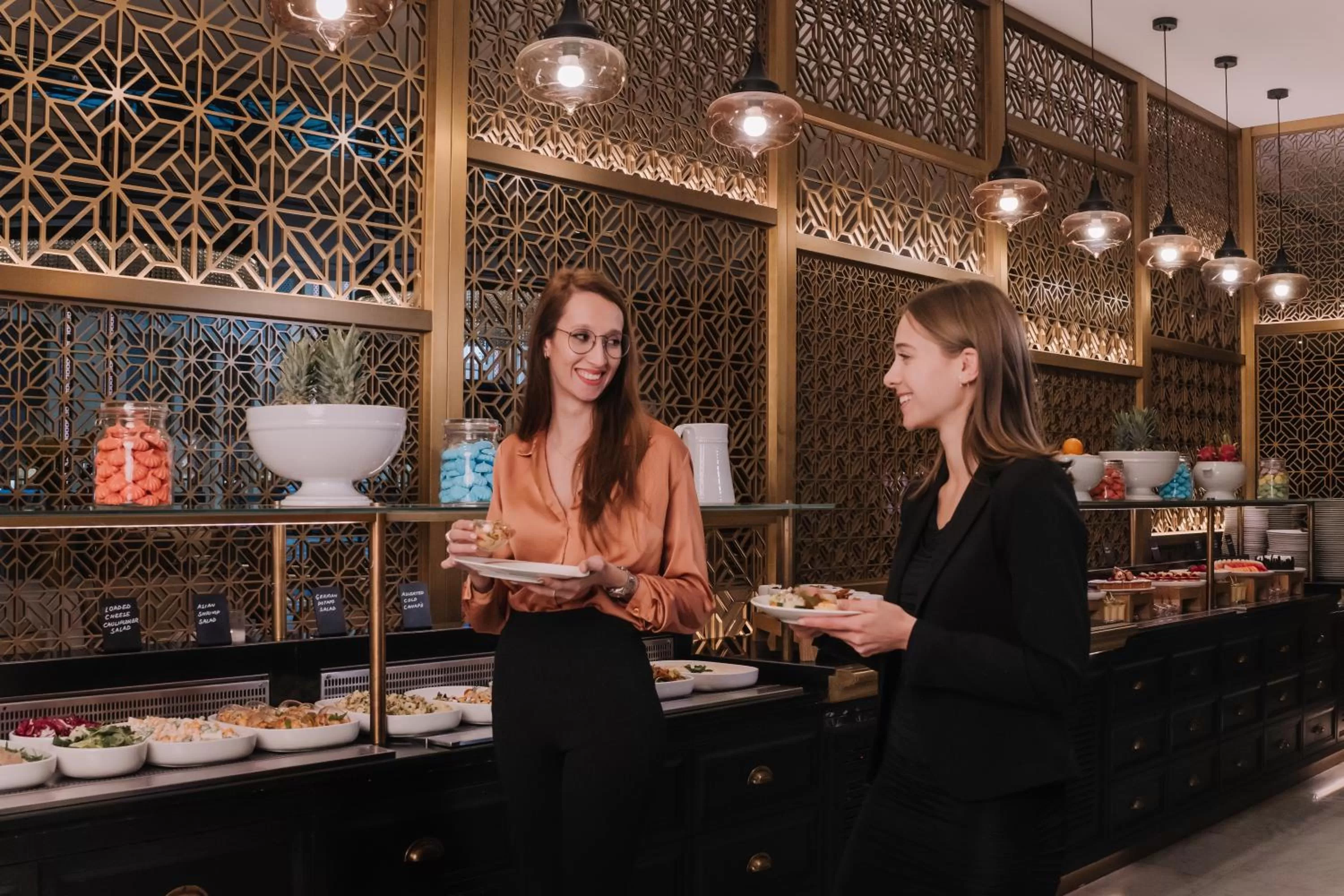 Restaurant/places to eat in The H Dubai