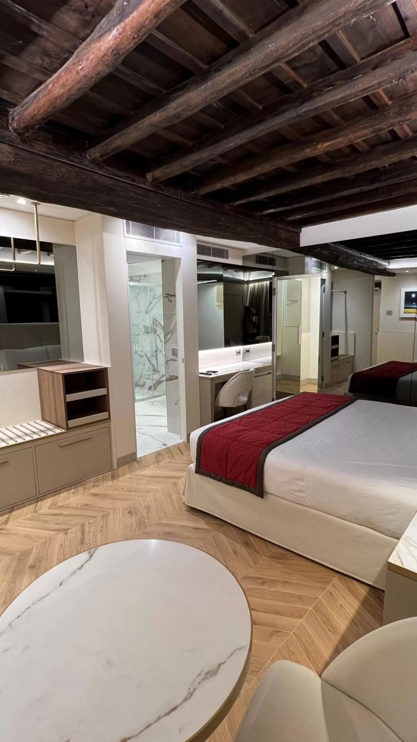 Photo of the whole room, Bed in Harry's Bar Trevi Hotel & Restaurant