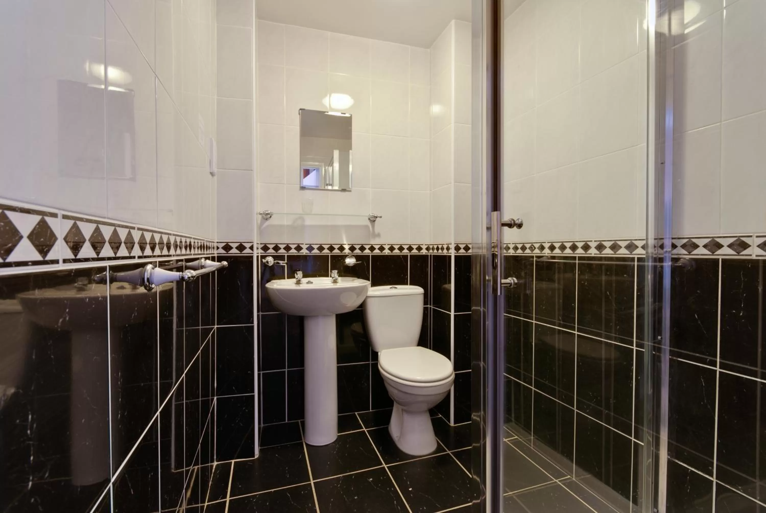 Decorative detail in Lauriston & Lawton Court Hotel