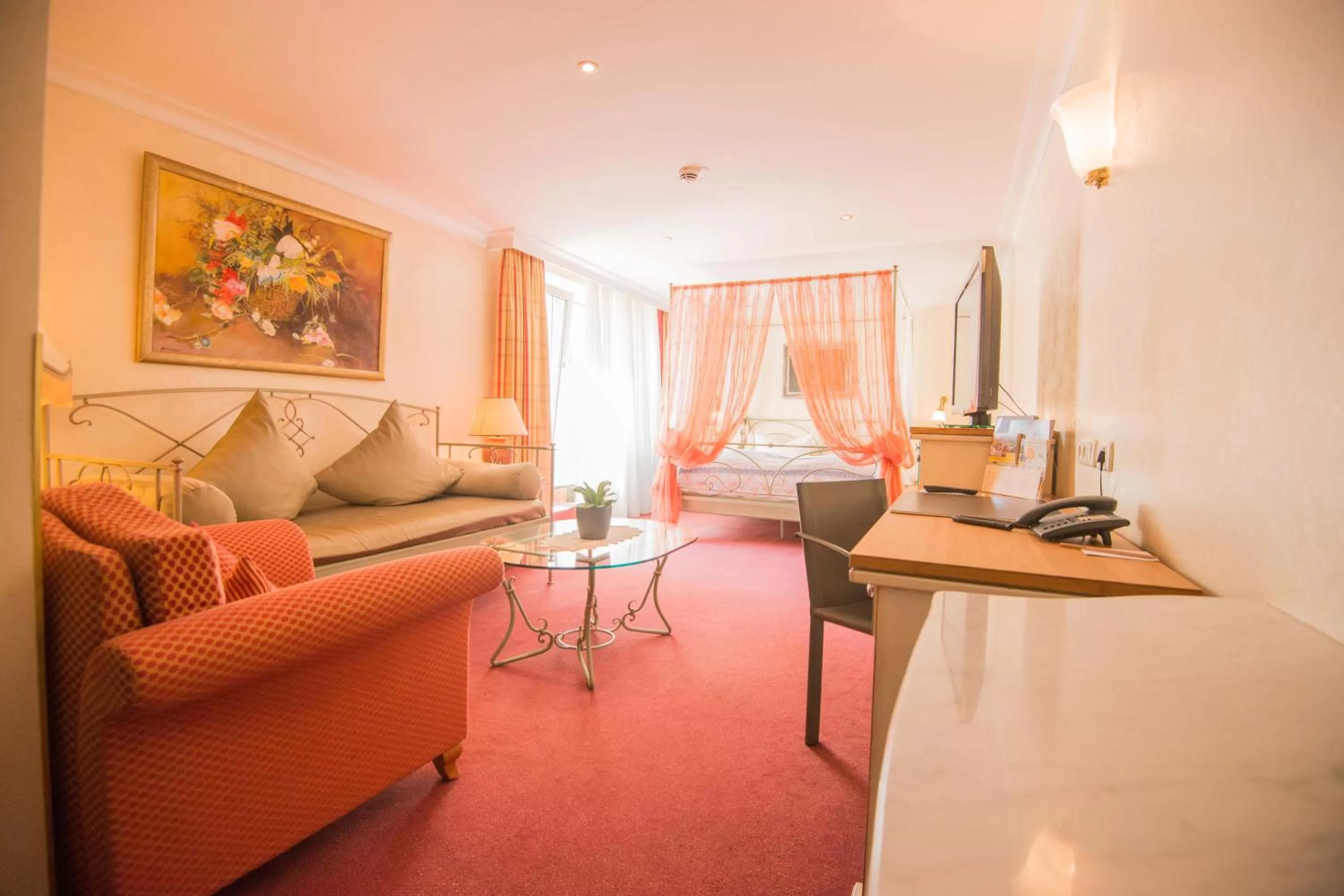 Photo of the whole room in Ringhotel Alpenhof - Patchworkhotel