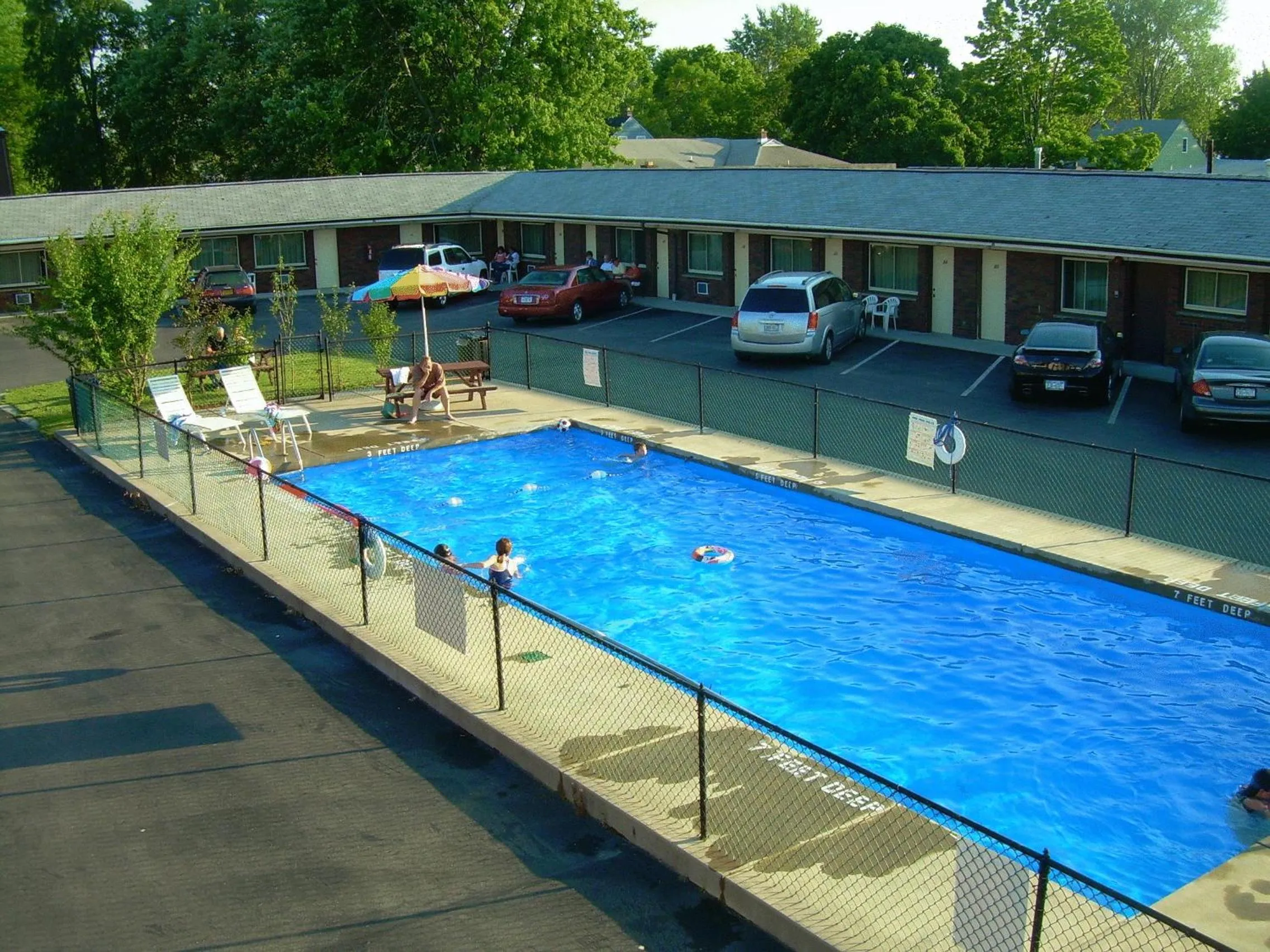 Facade/entrance in Swiss Cottage Inn
