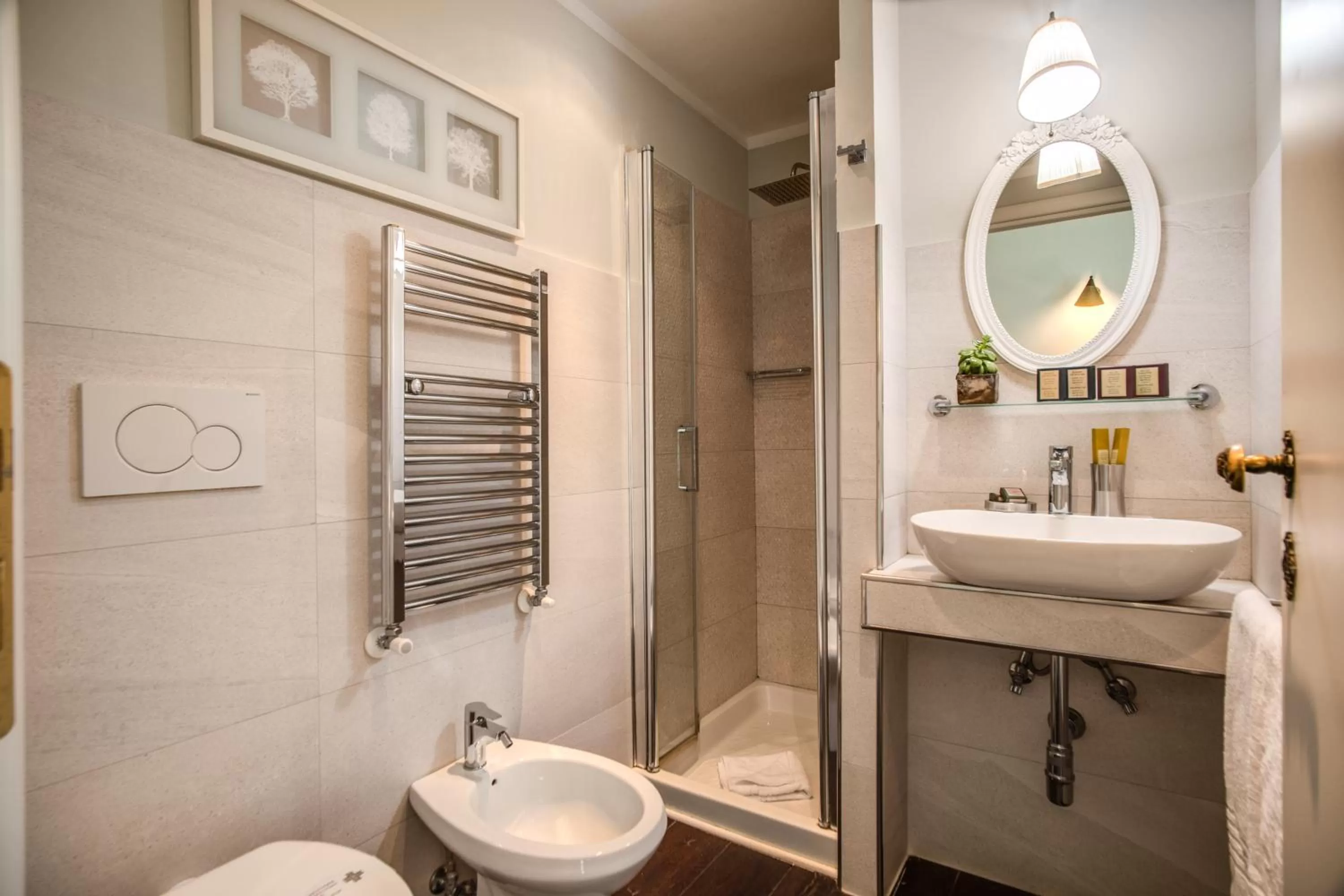 Shower in Tree Charme Trilussa