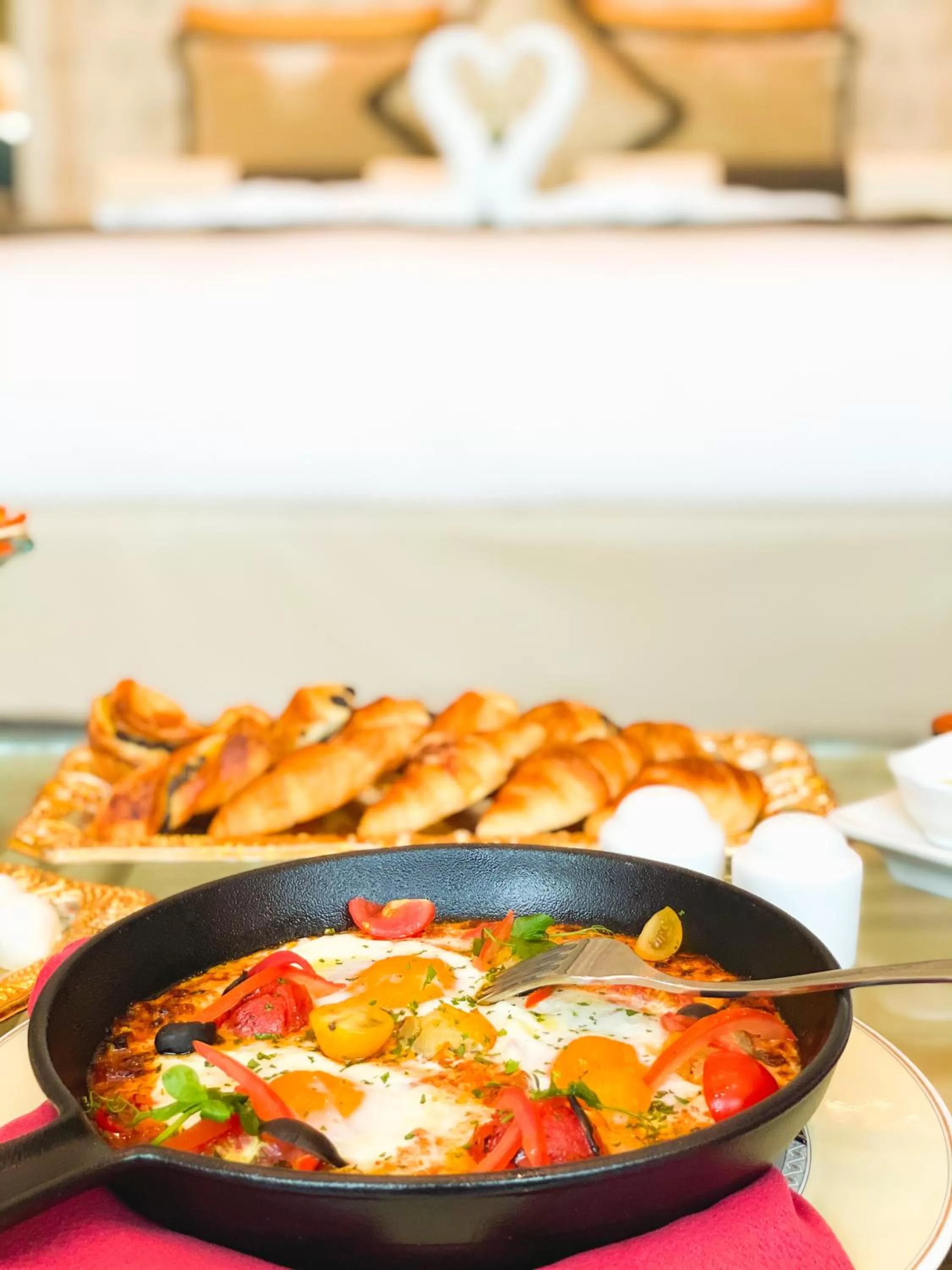 Food in Mövenpick Grand Al Bustan