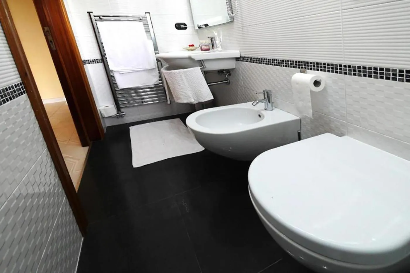 Bathroom in Hotel Mediterraneo