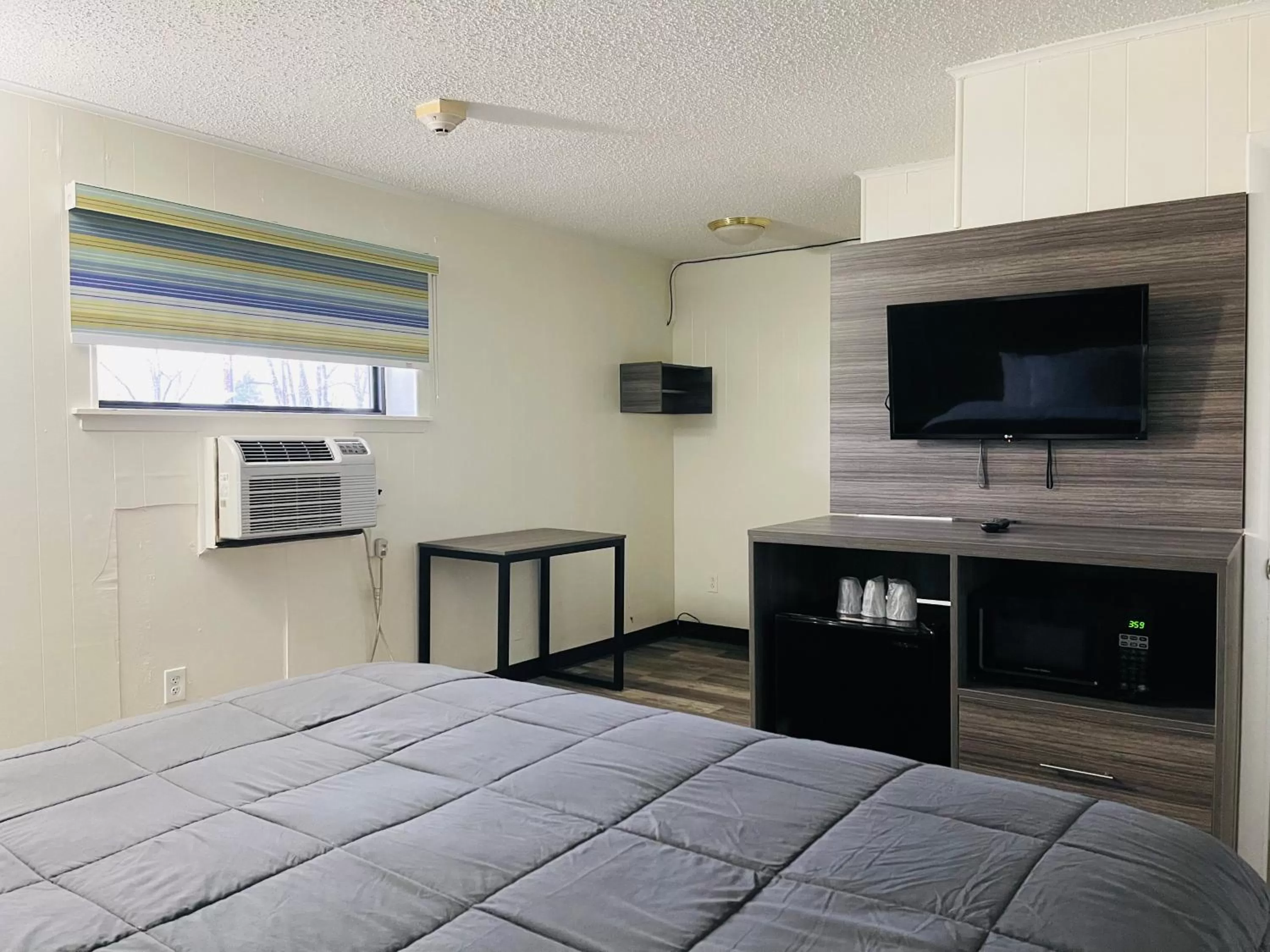 TV and multimedia, Bed in Crown Inn