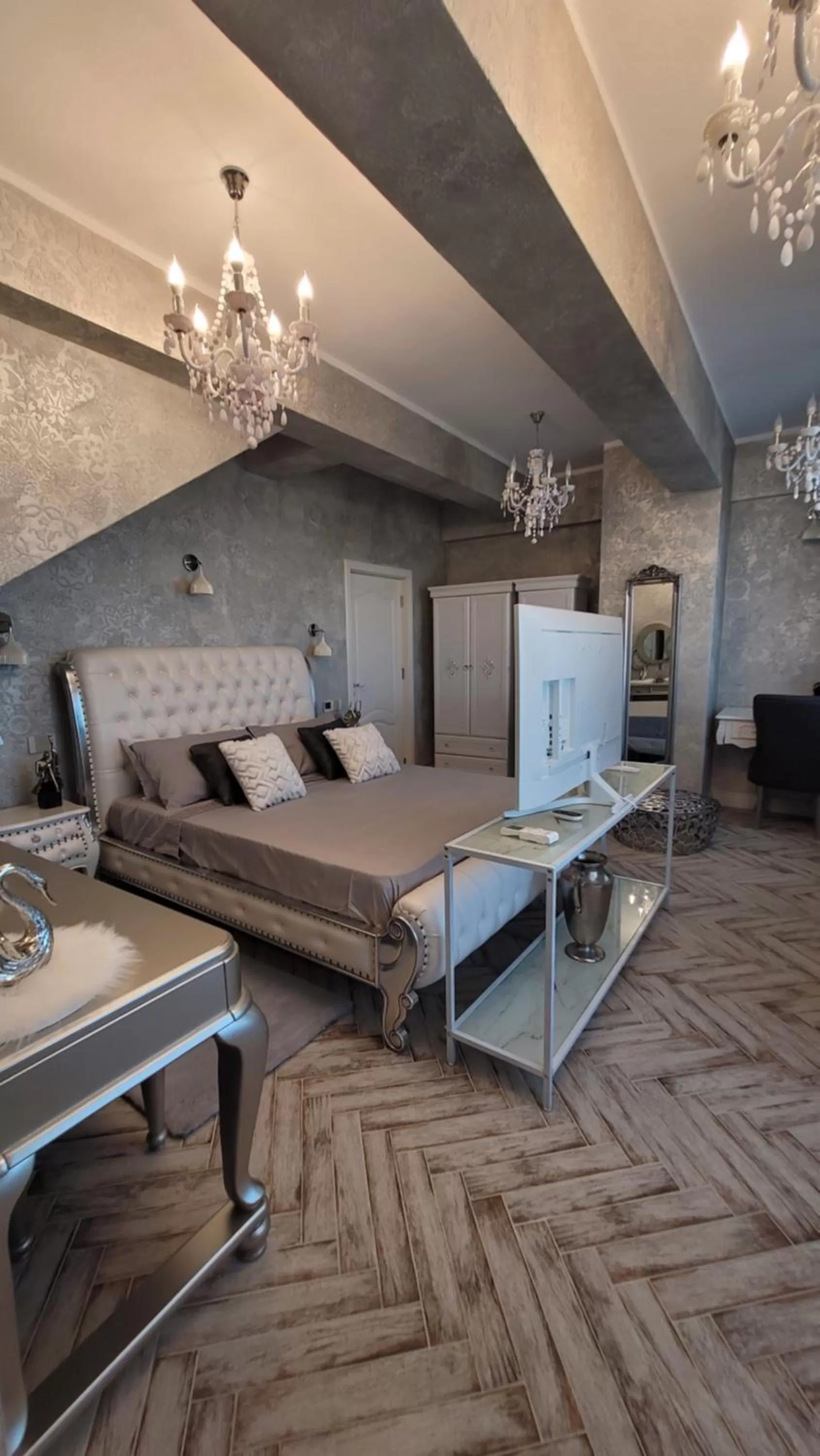 Photo of the whole room in Terrace Suites Iasi