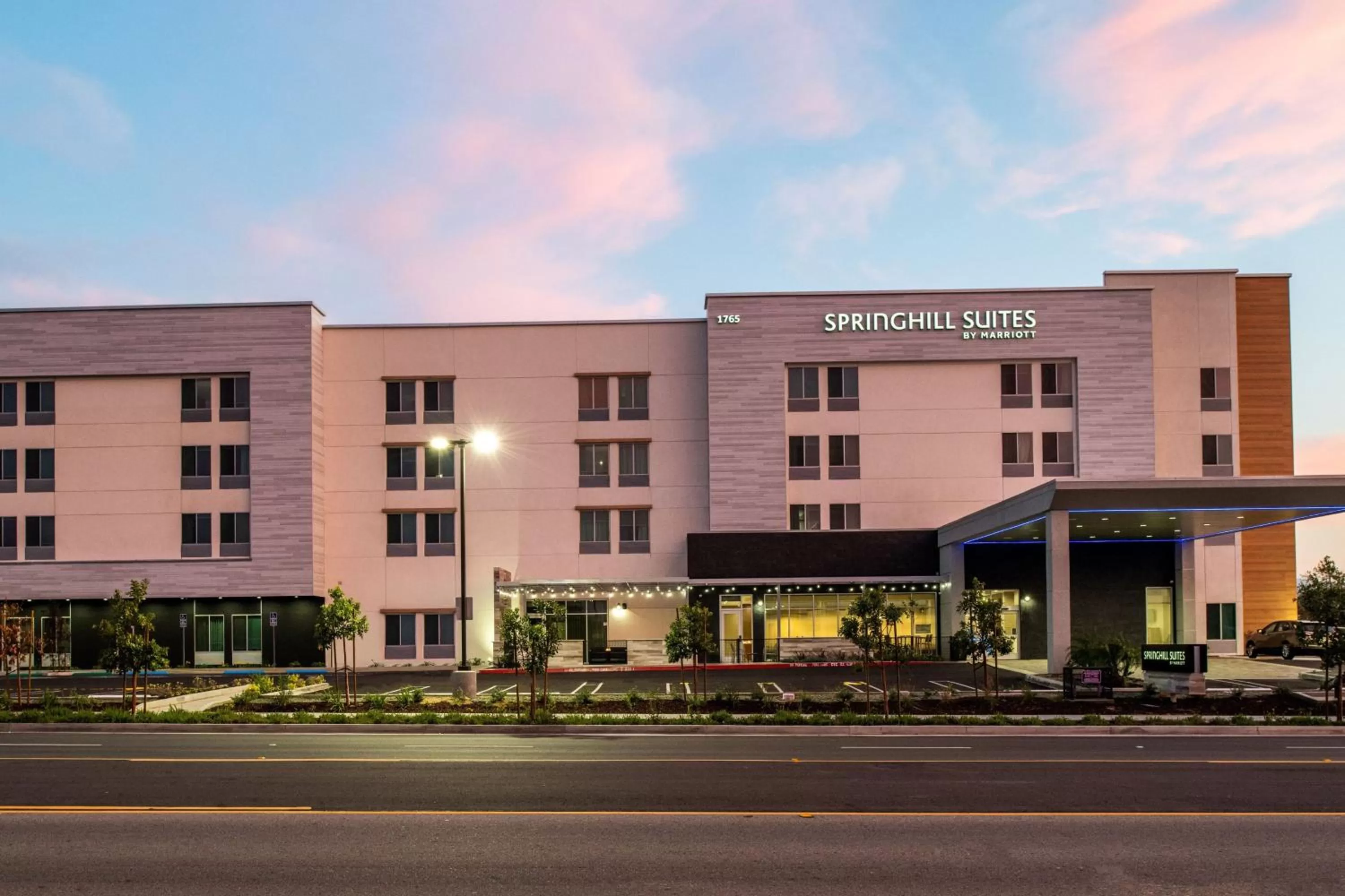 Property building in SpringHill Suites by Marriott Riverside Redlands