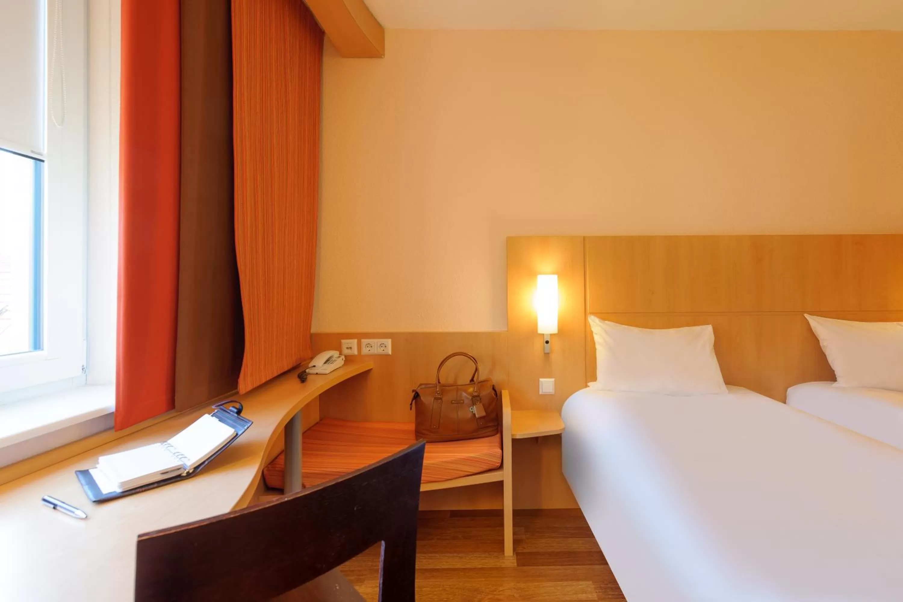 Photo of the whole room, Bed in ibis Konstanz