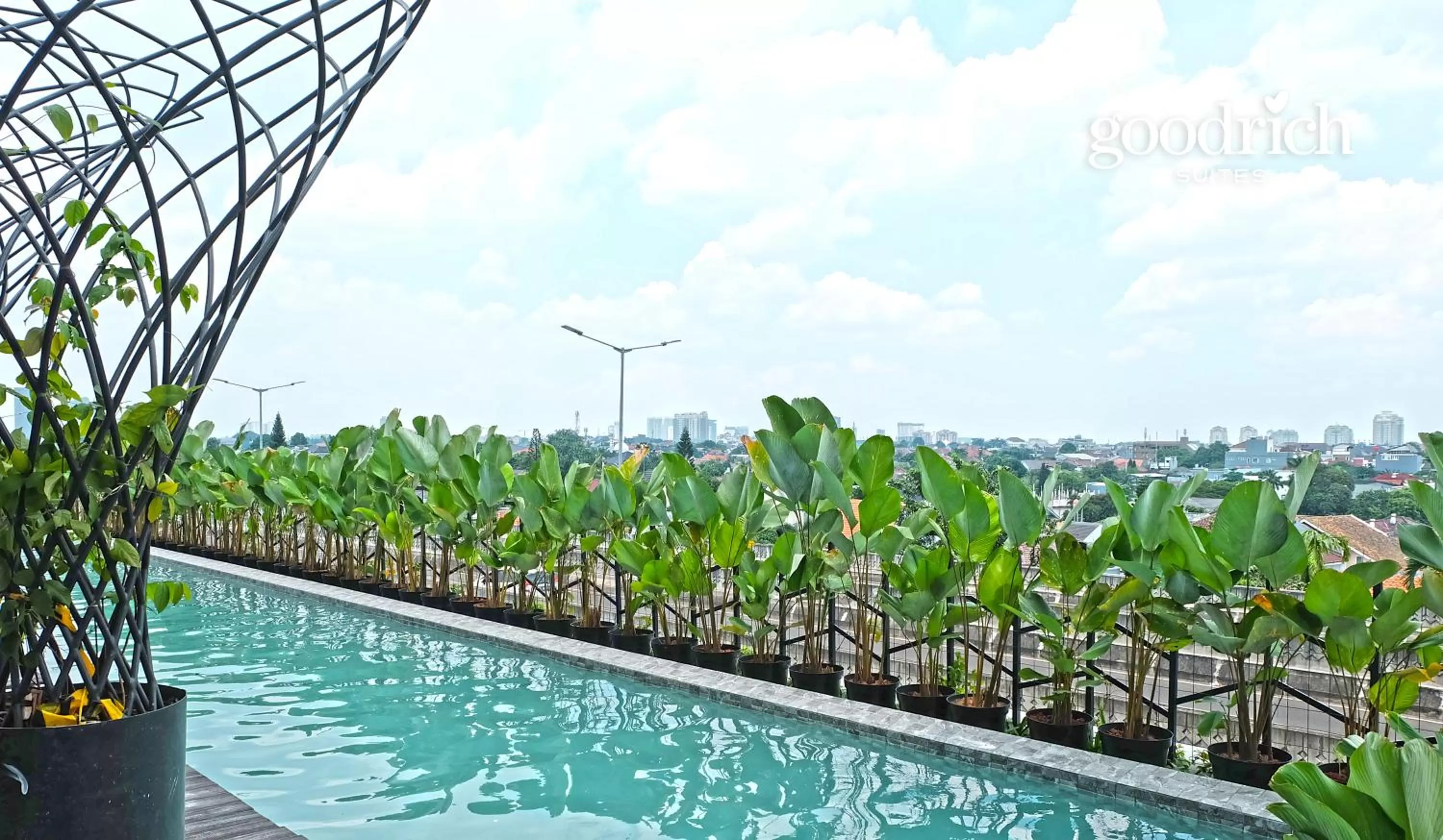 Swimming pool in Goodrich Suites, Jakarta