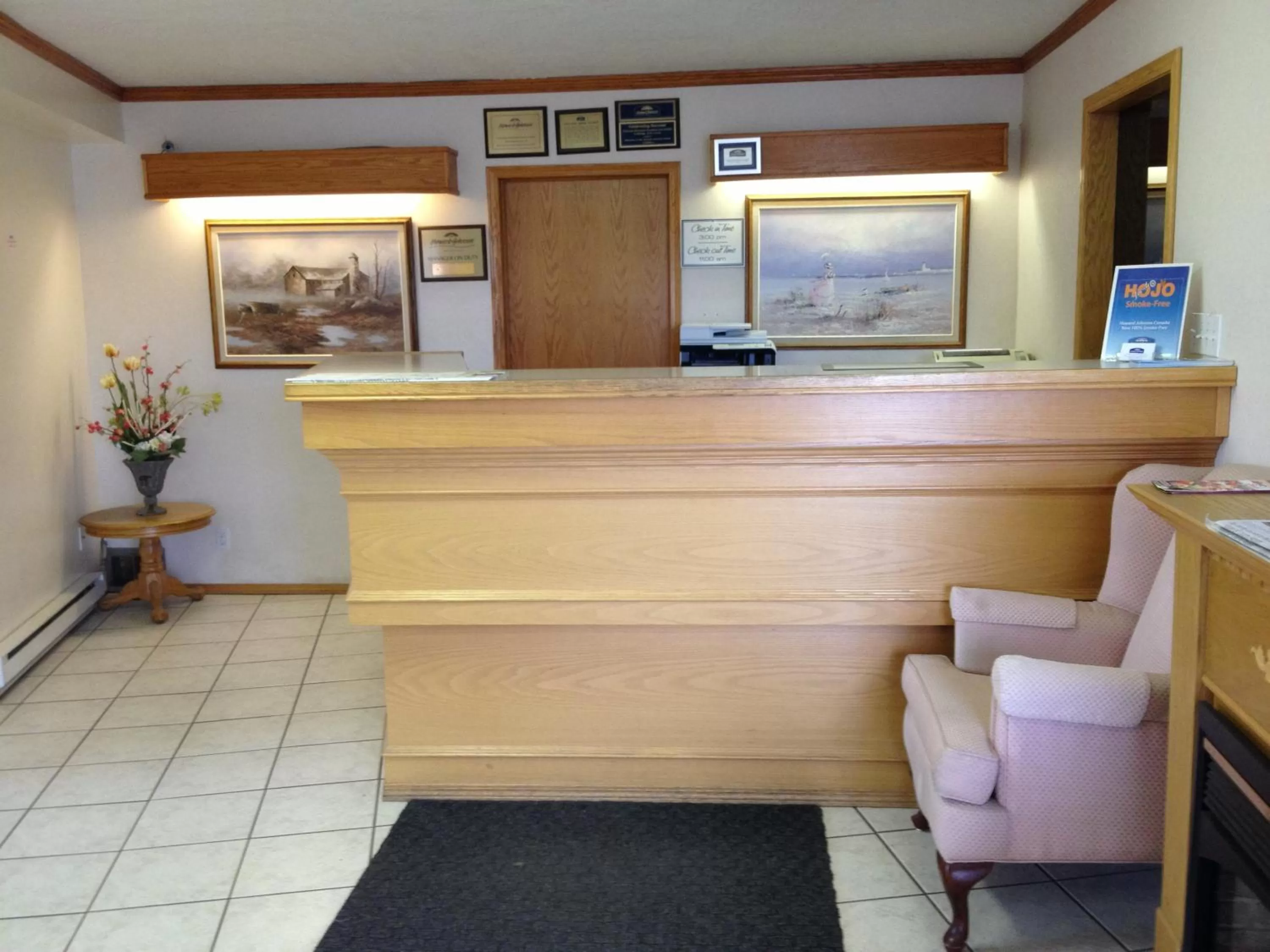 Lobby or reception in Knights Inn Lethbridge