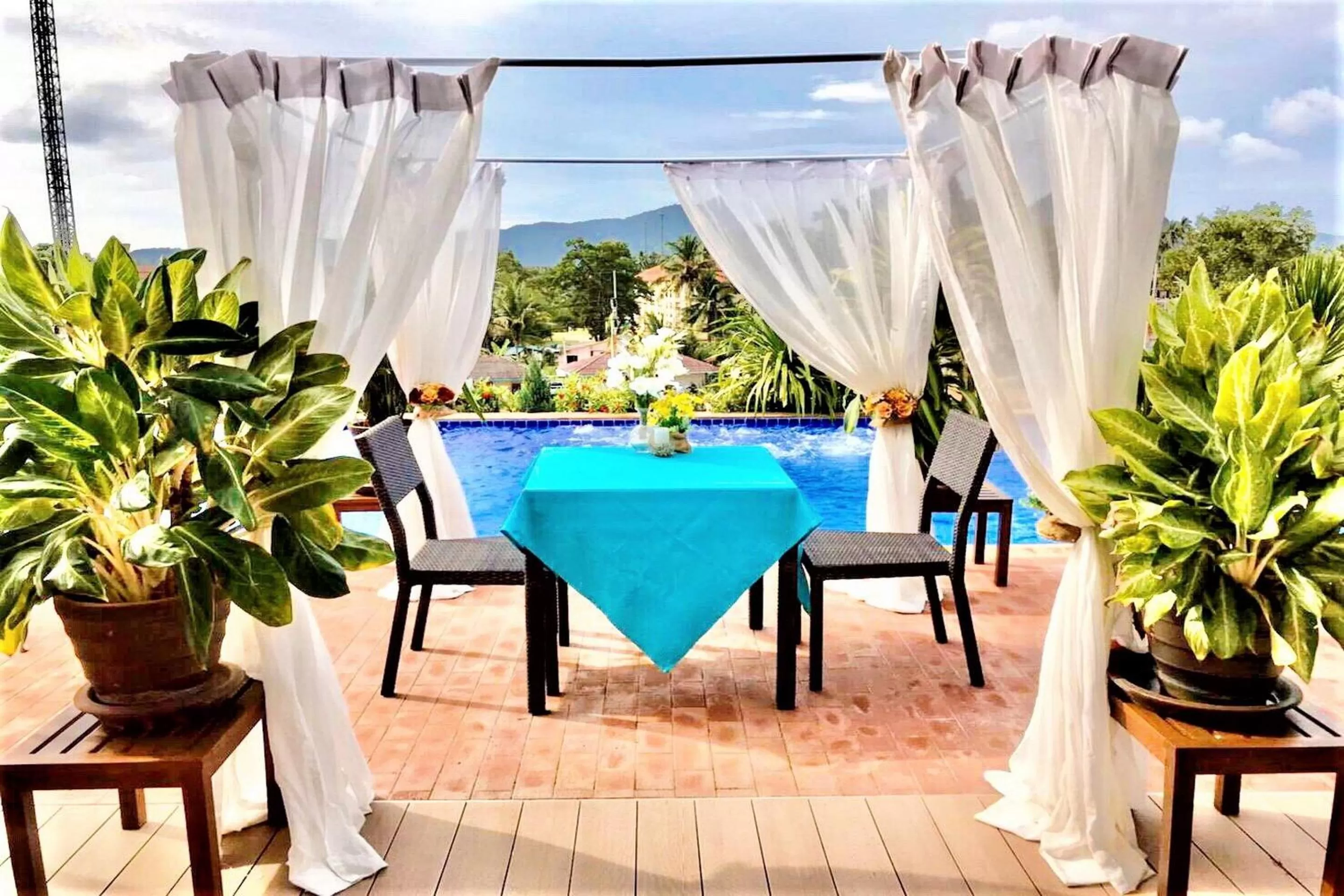 Restaurant/places to eat in Phu Dahla Residences