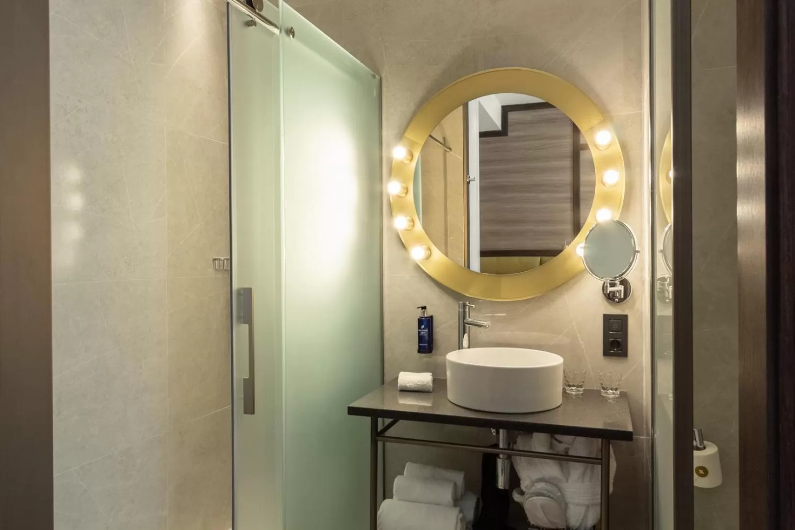 Toilet in Pestana CR7 Gran Vía Madrid