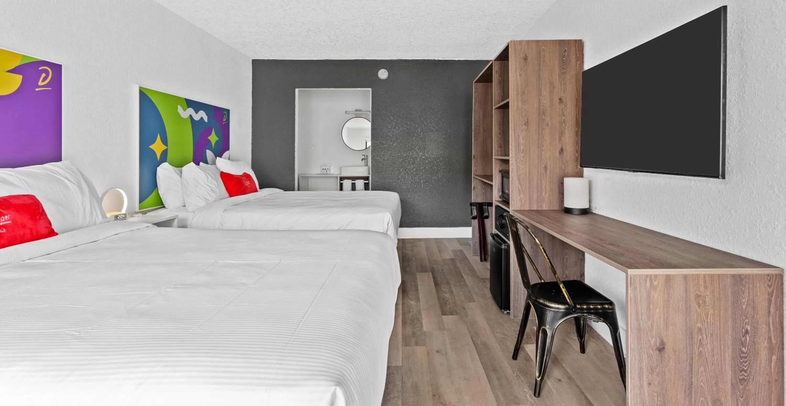 Bedroom, Bed in Baymont by Wyndham Jacksonville Airport