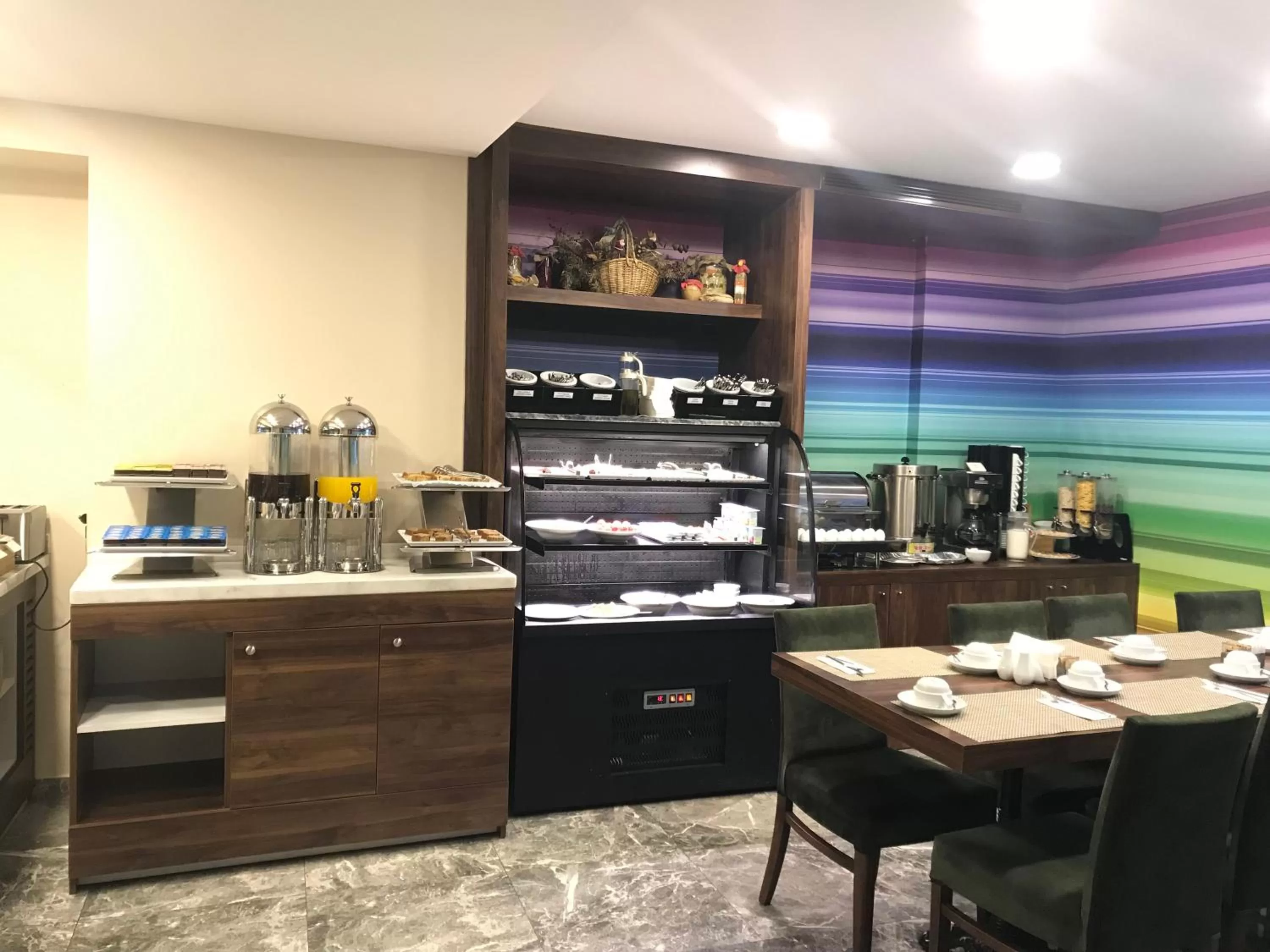 Coffee/tea facilities in Old Port Hotel