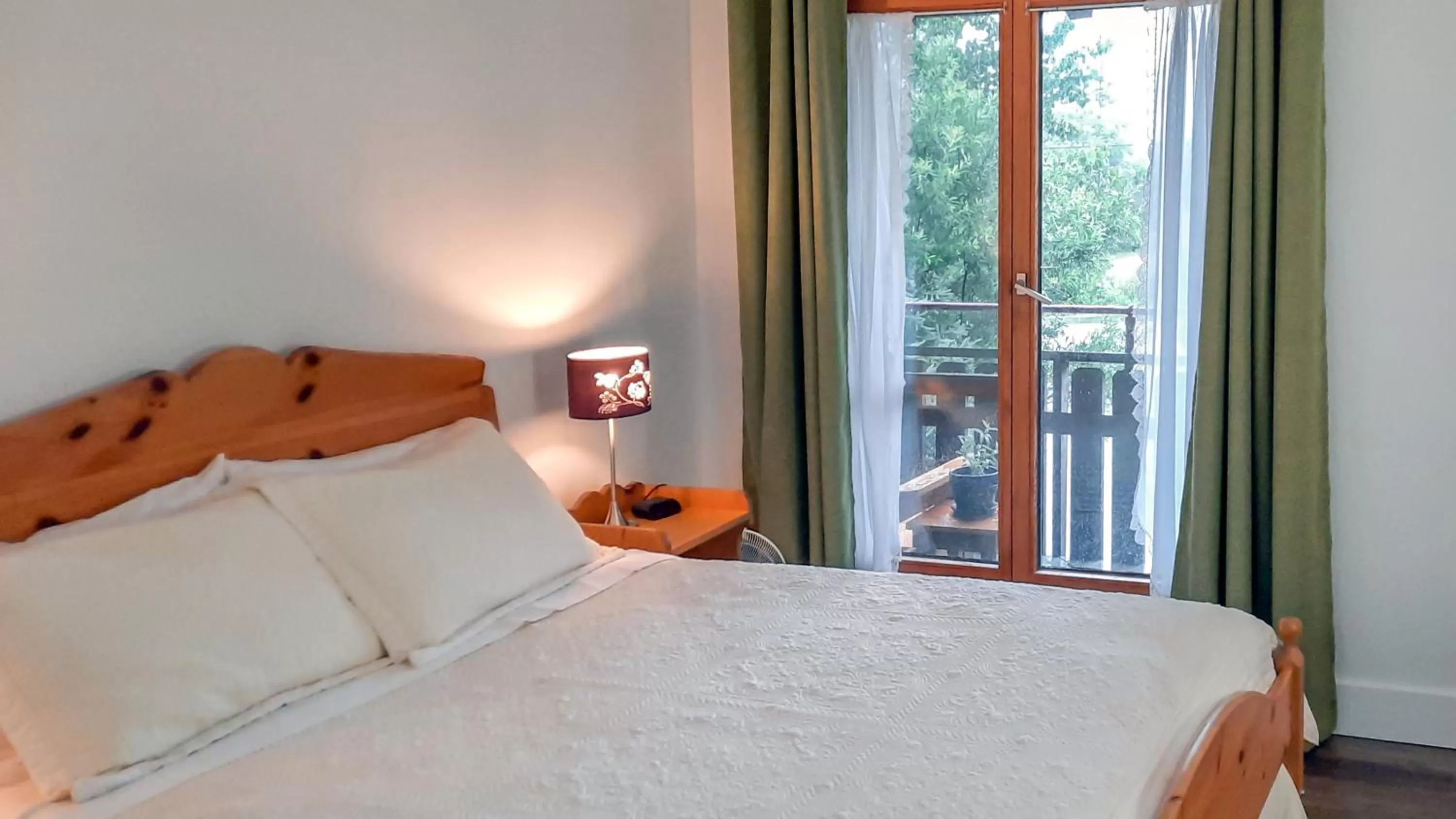 Bed in Edelweiss Inn Nova Scotia