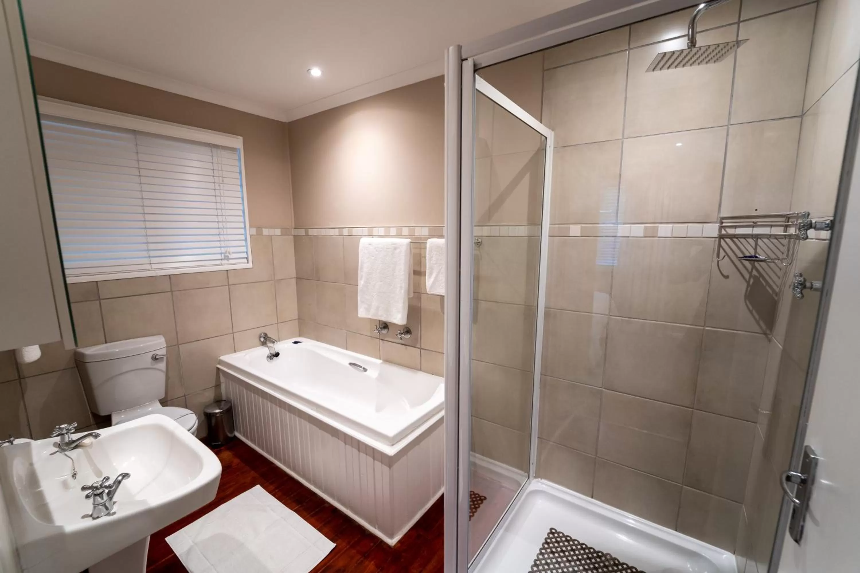 Bathroom in Gooderson Knysna Chalets