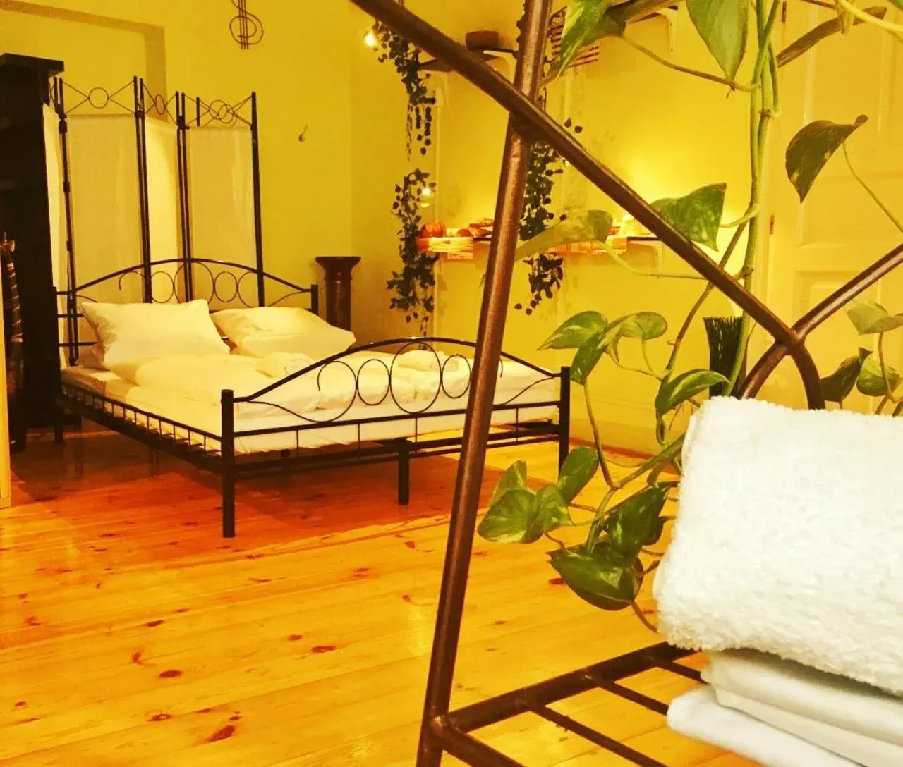 Standard Double Room with Shared Bathroom in Hostel HOMEr - Old Town Square Standard Double Room with Shared Bathroom in Hostel HOMEr - Old Town Square