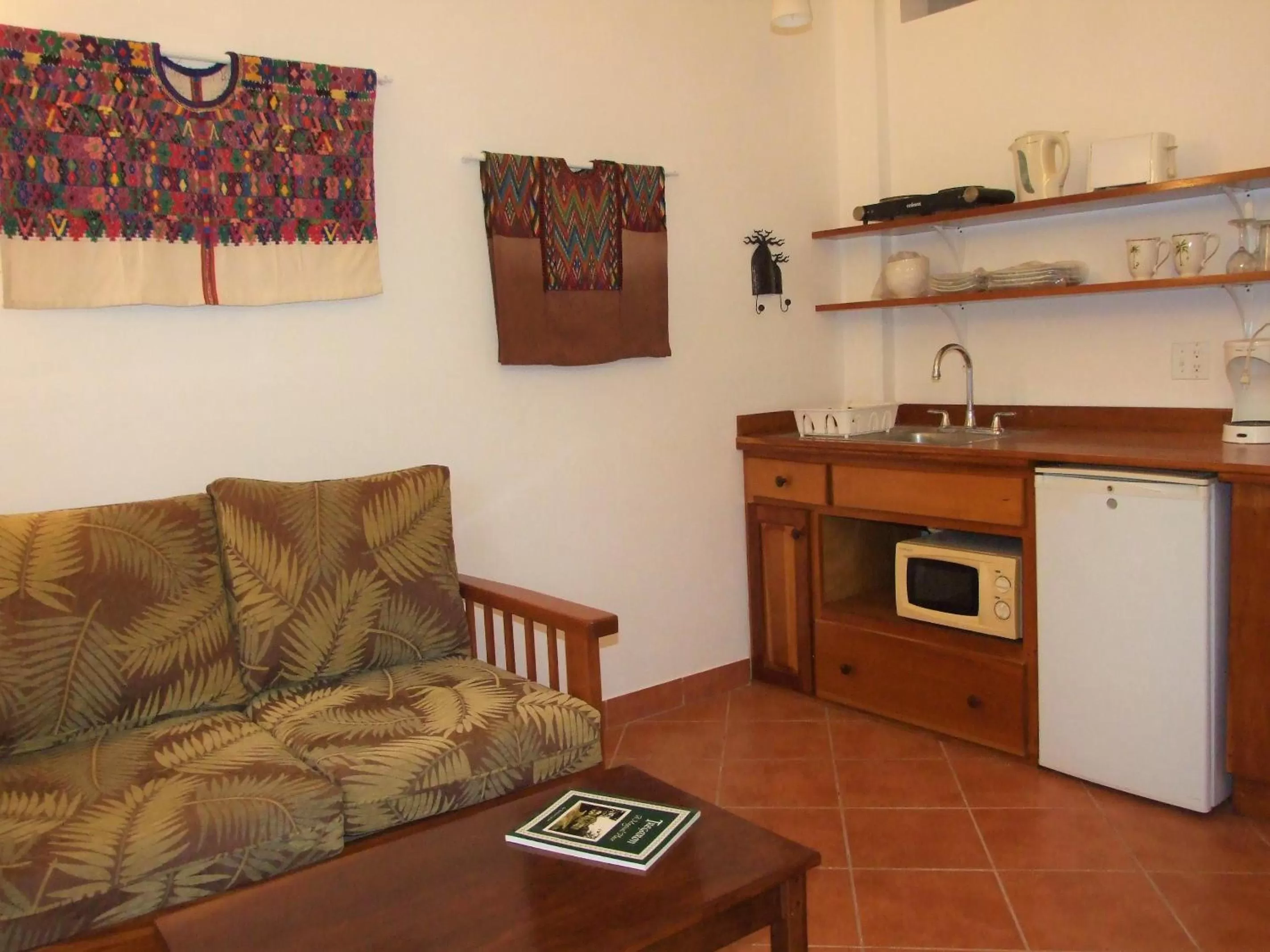 Kitchen or kitchenette in BlueBelize B&B