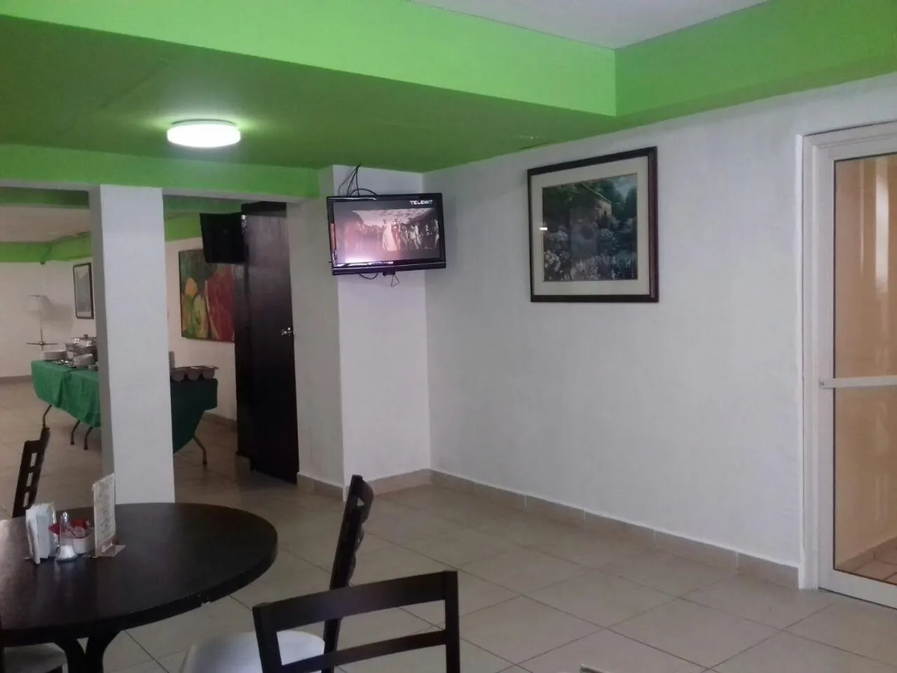 Restaurant/places to eat in CHN Hotel Monterrey Santa Fe