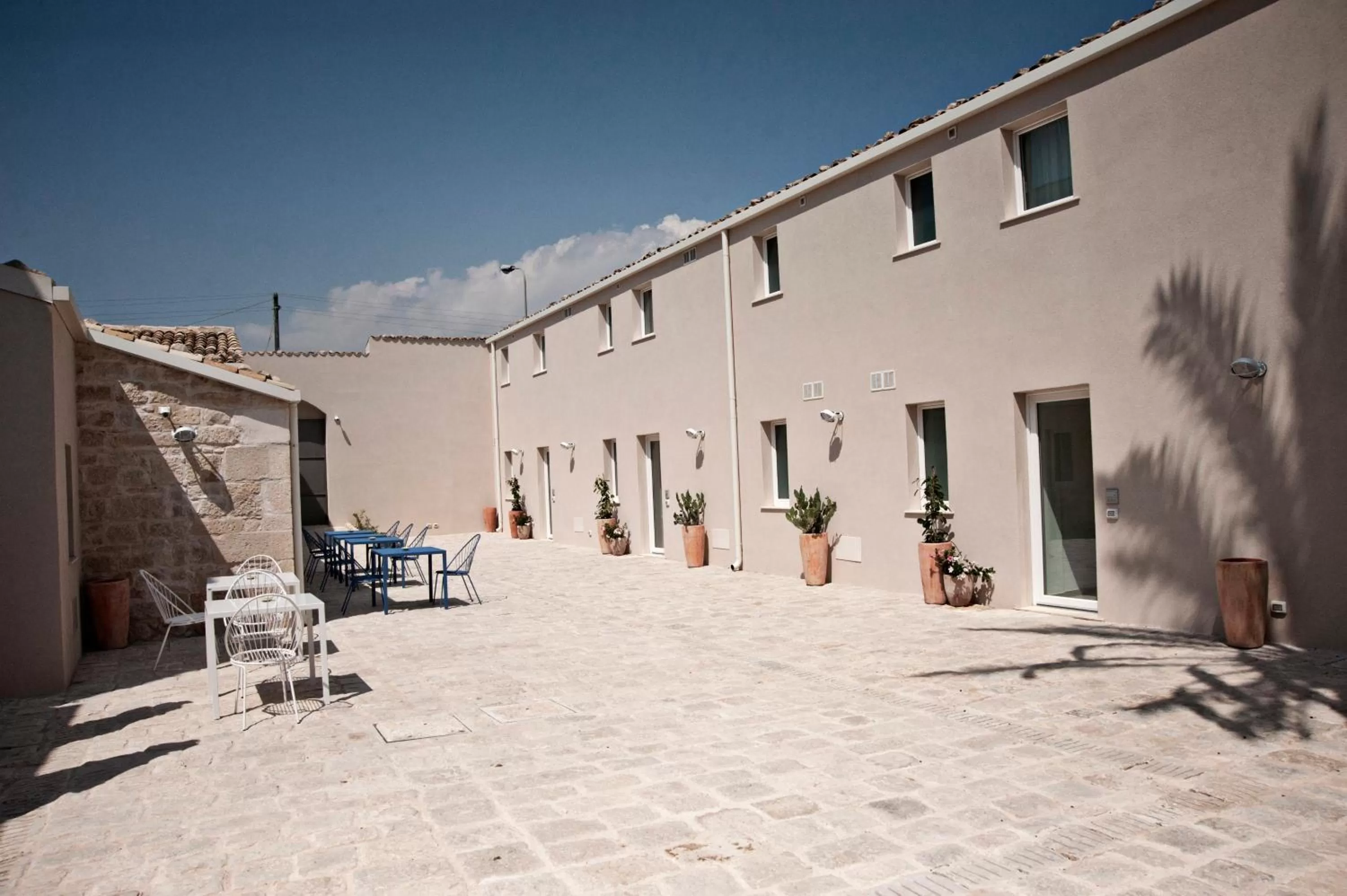 Communal lounge/ TV room in La Scibina