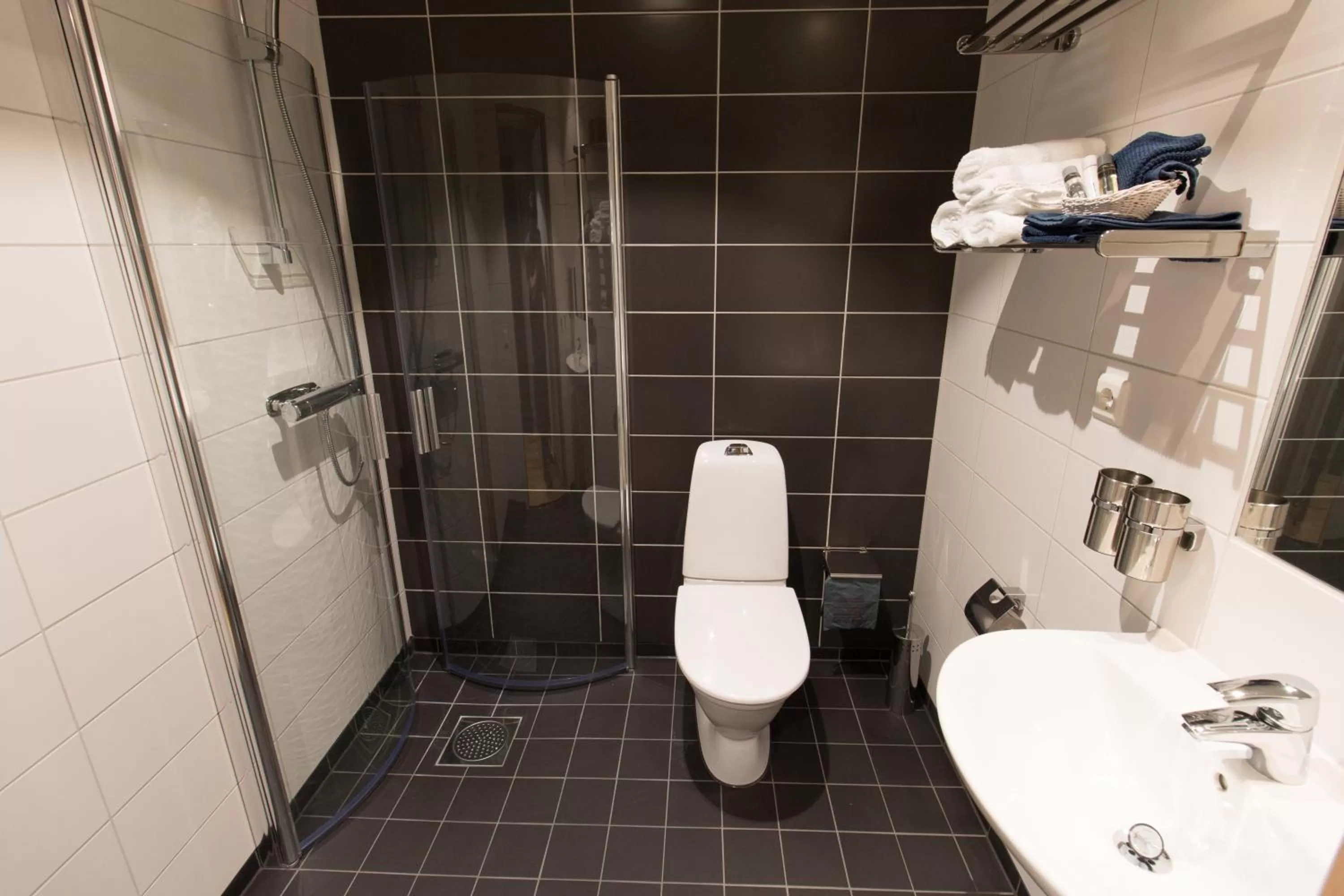 Bathroom in Spoton Hotel