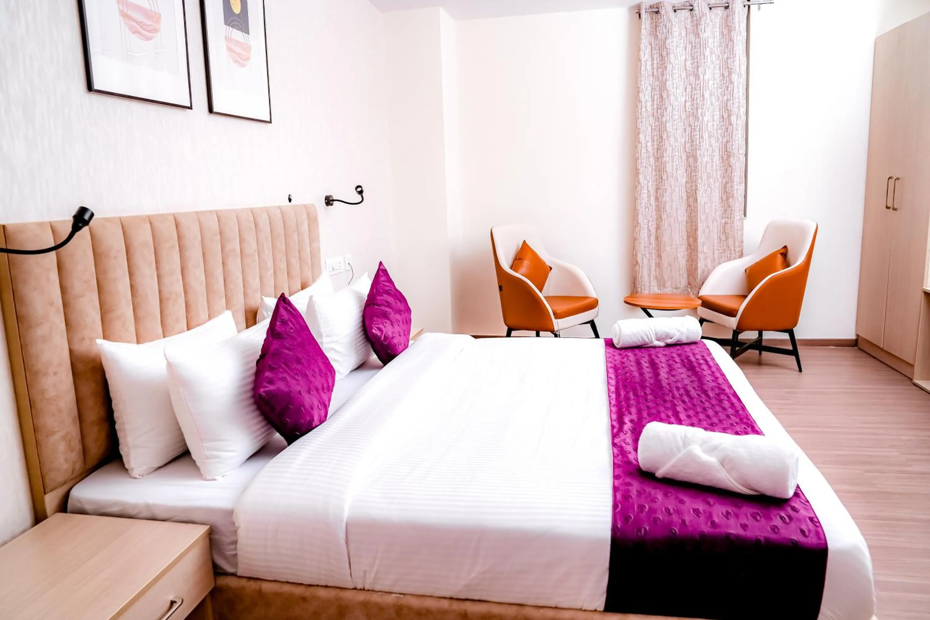 Bed in Casa Hotel & Suites, Gachibowli, Hyderabad