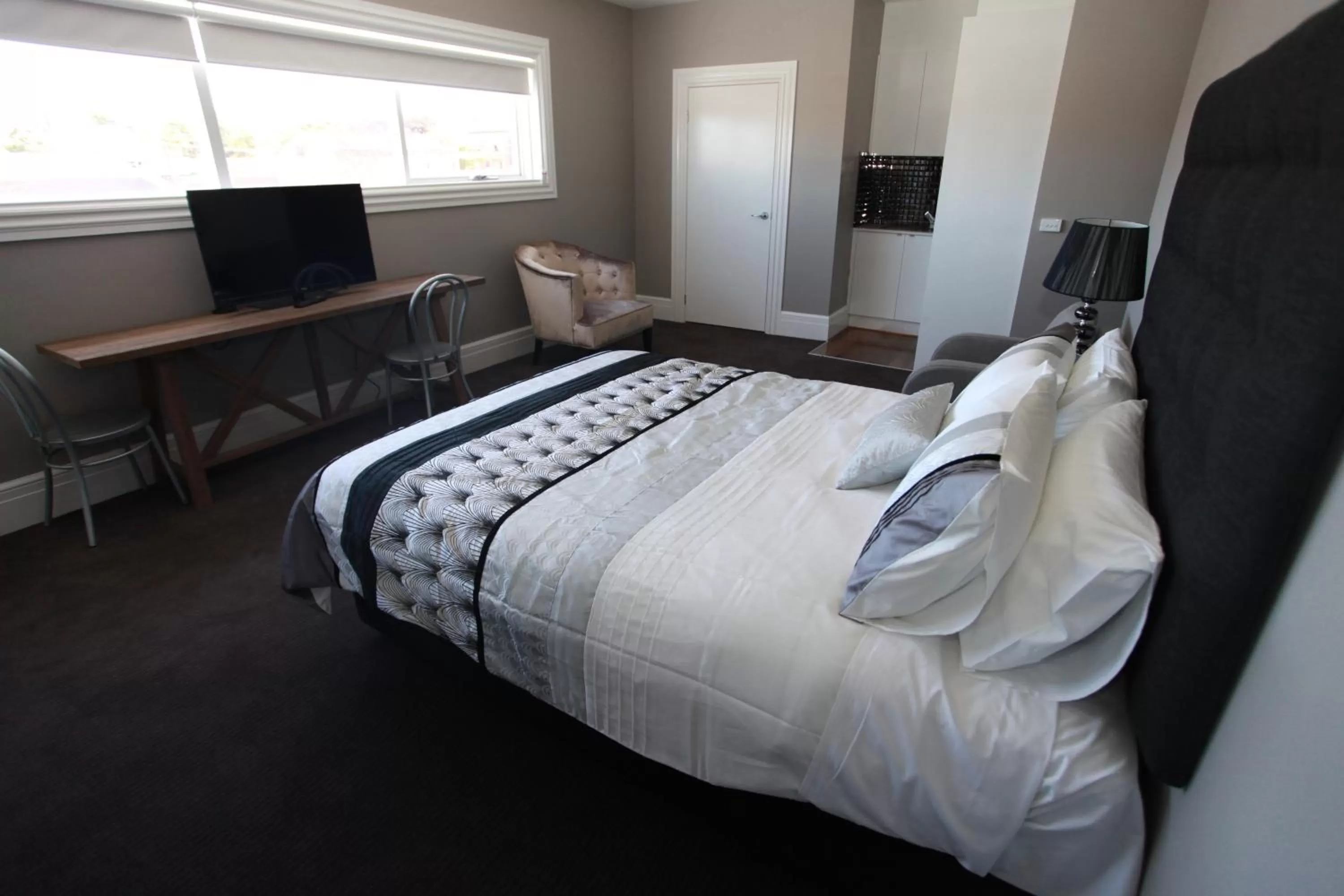 Bedroom, Bed in Ballarat Premier Apartments