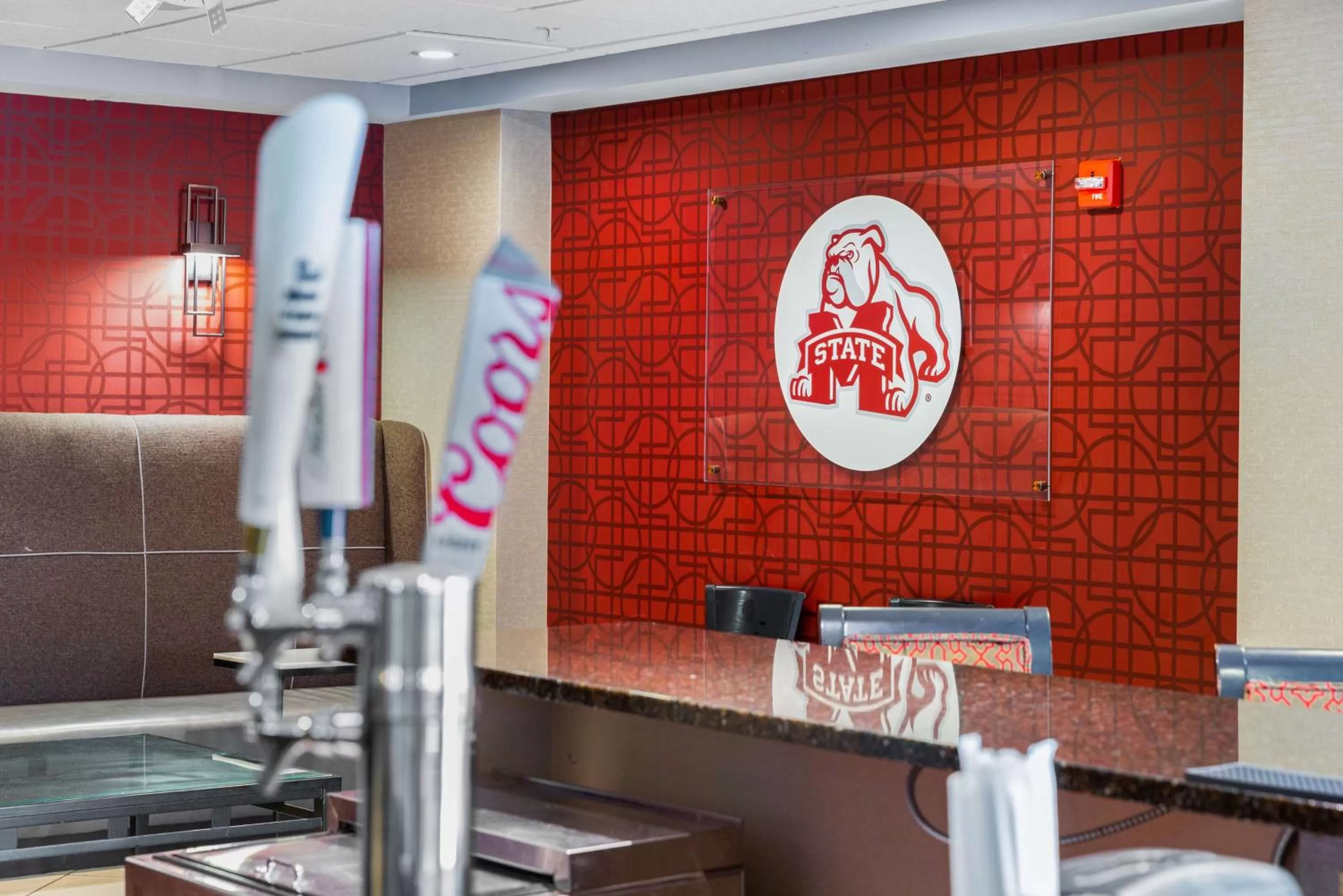 Lounge or bar in Hilton Garden Inn Starkville