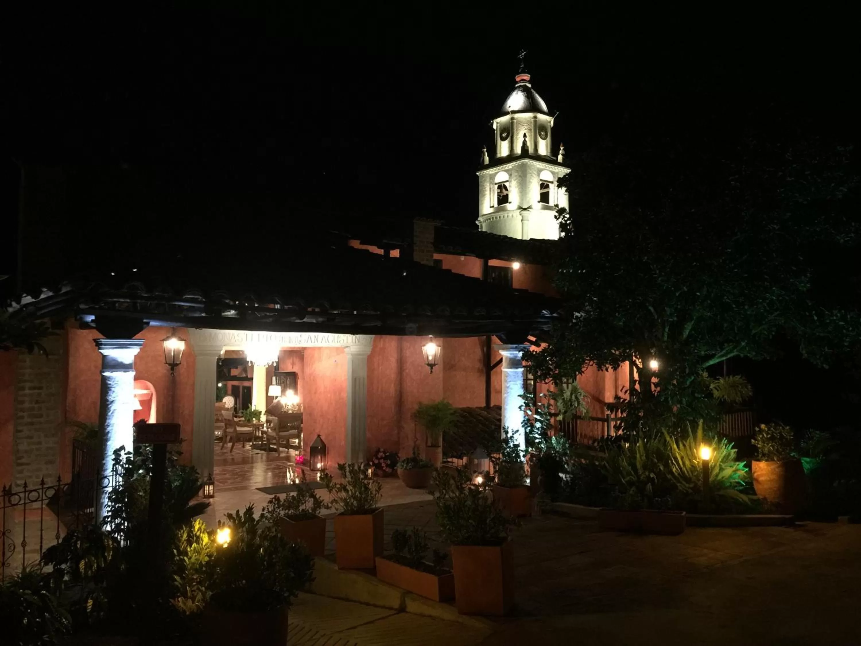 Property building in Monasterio San Agustín, Colombia