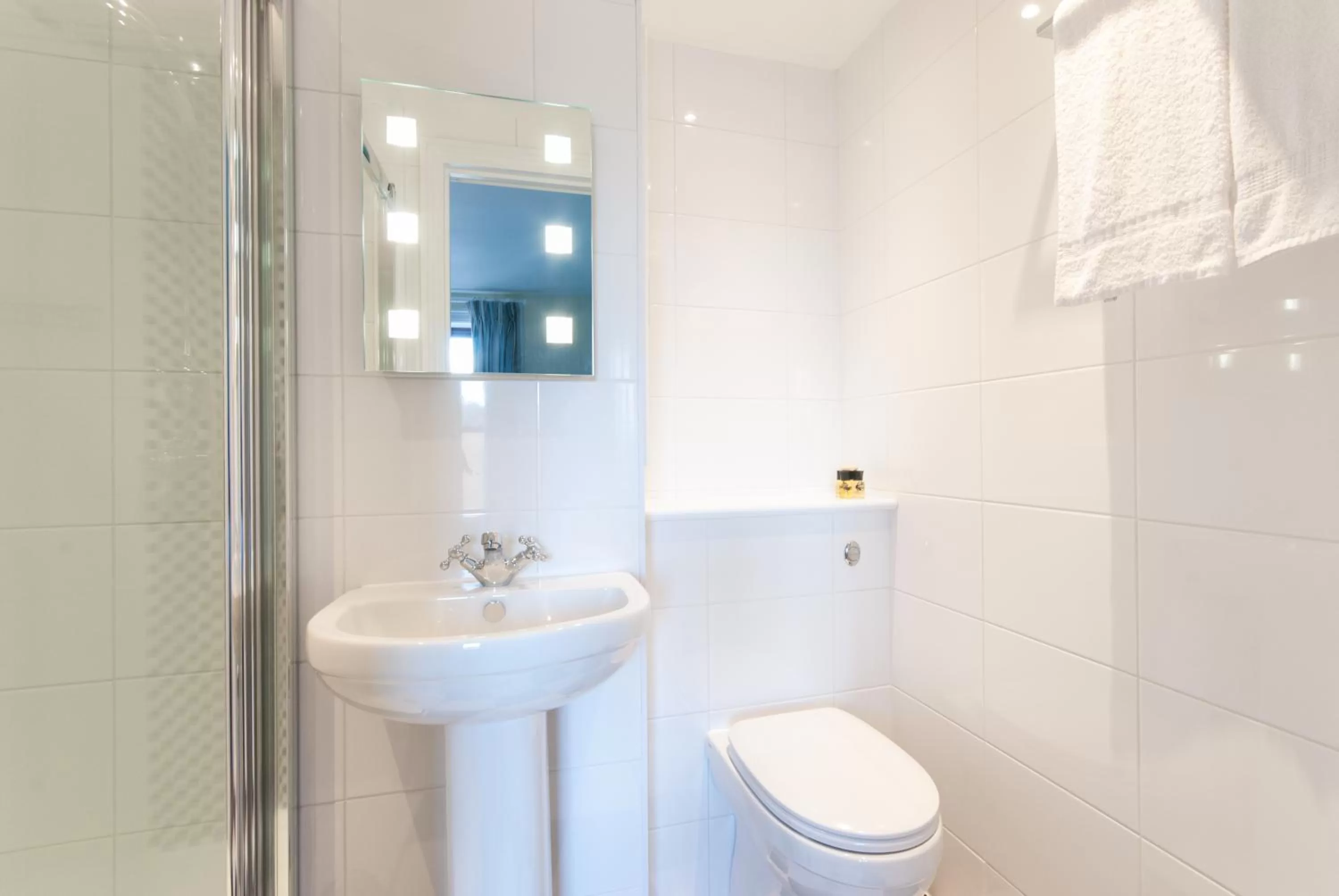 Bathroom in The Royal Harbour Hotel