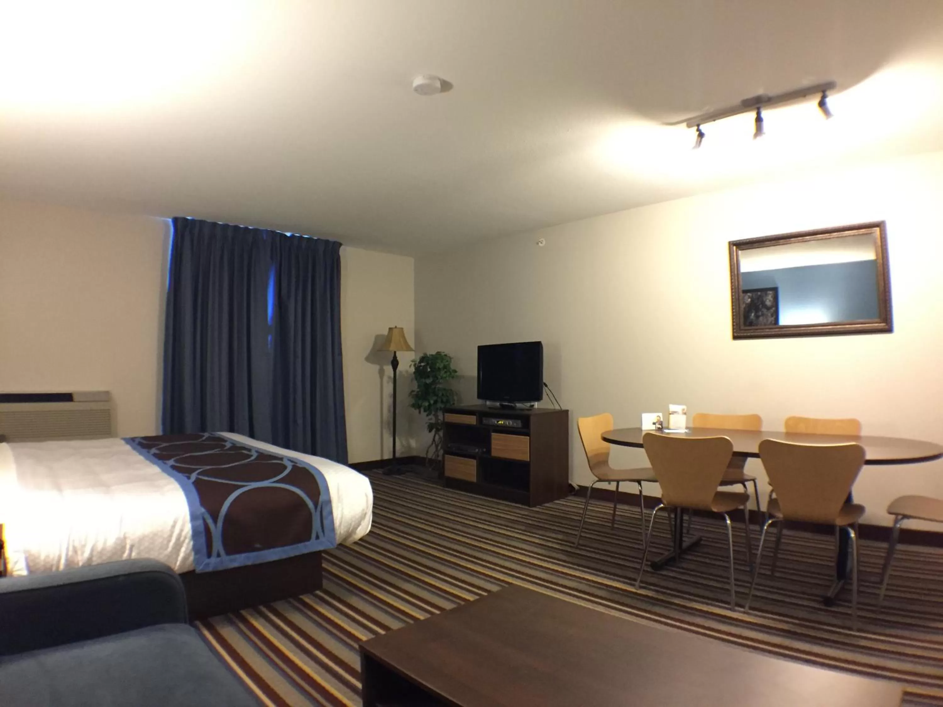 Bed in Super 8 by Wyndham Fort Frances