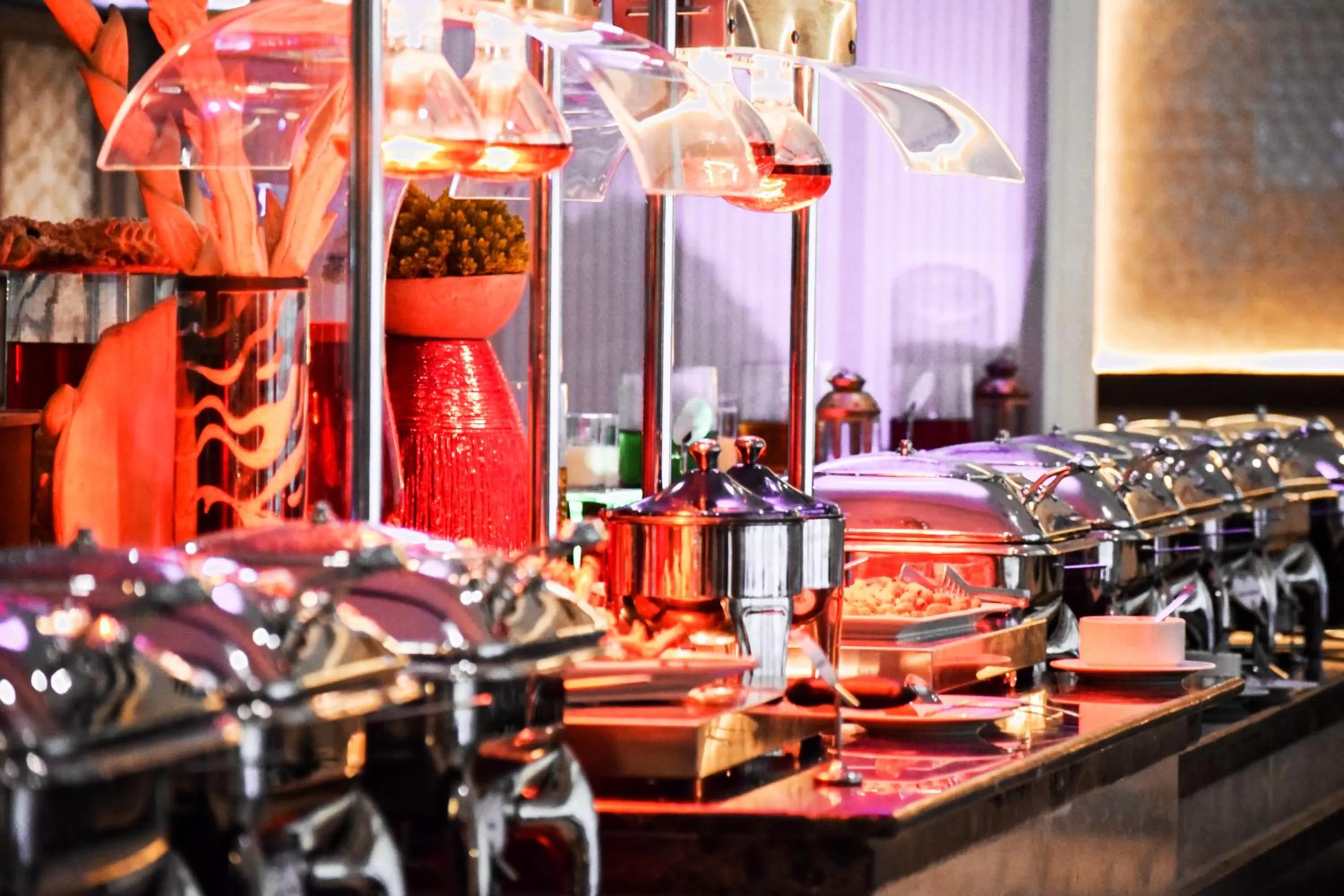 Restaurant/places to eat in Sapphire Plaza Hotel