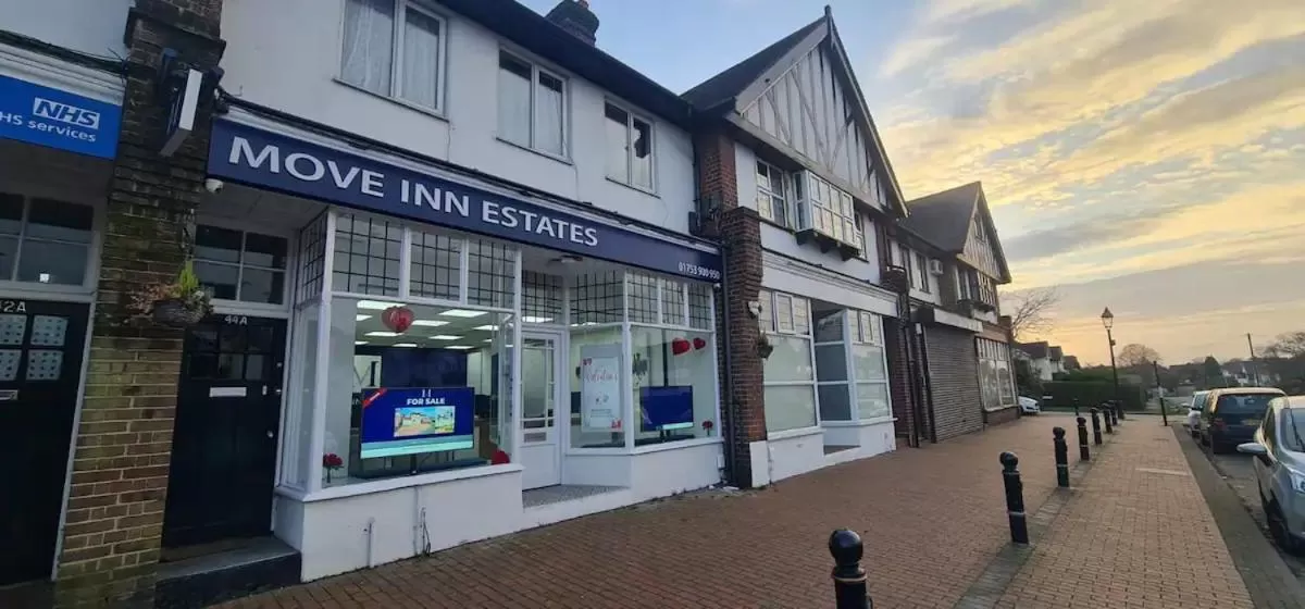 Property Building in 44a Bathurst Walk