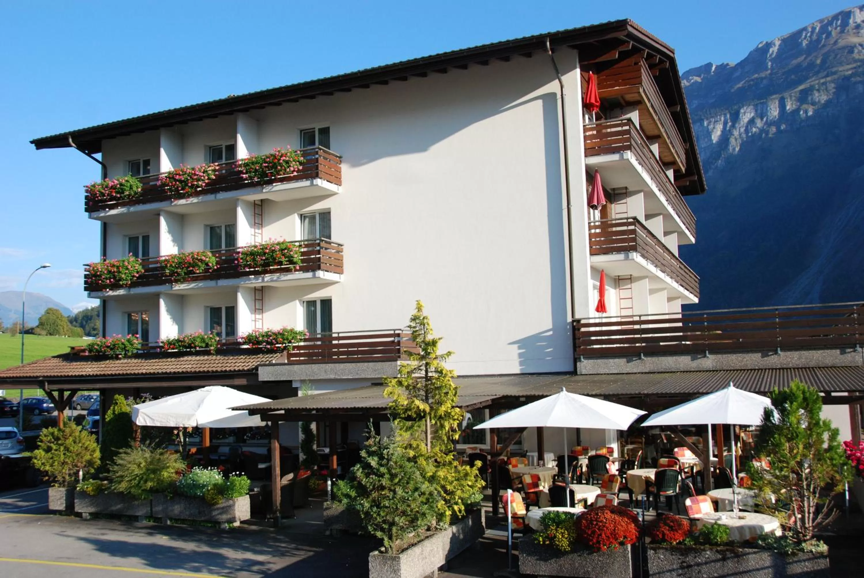 Facade/entrance in Hotel Brienz