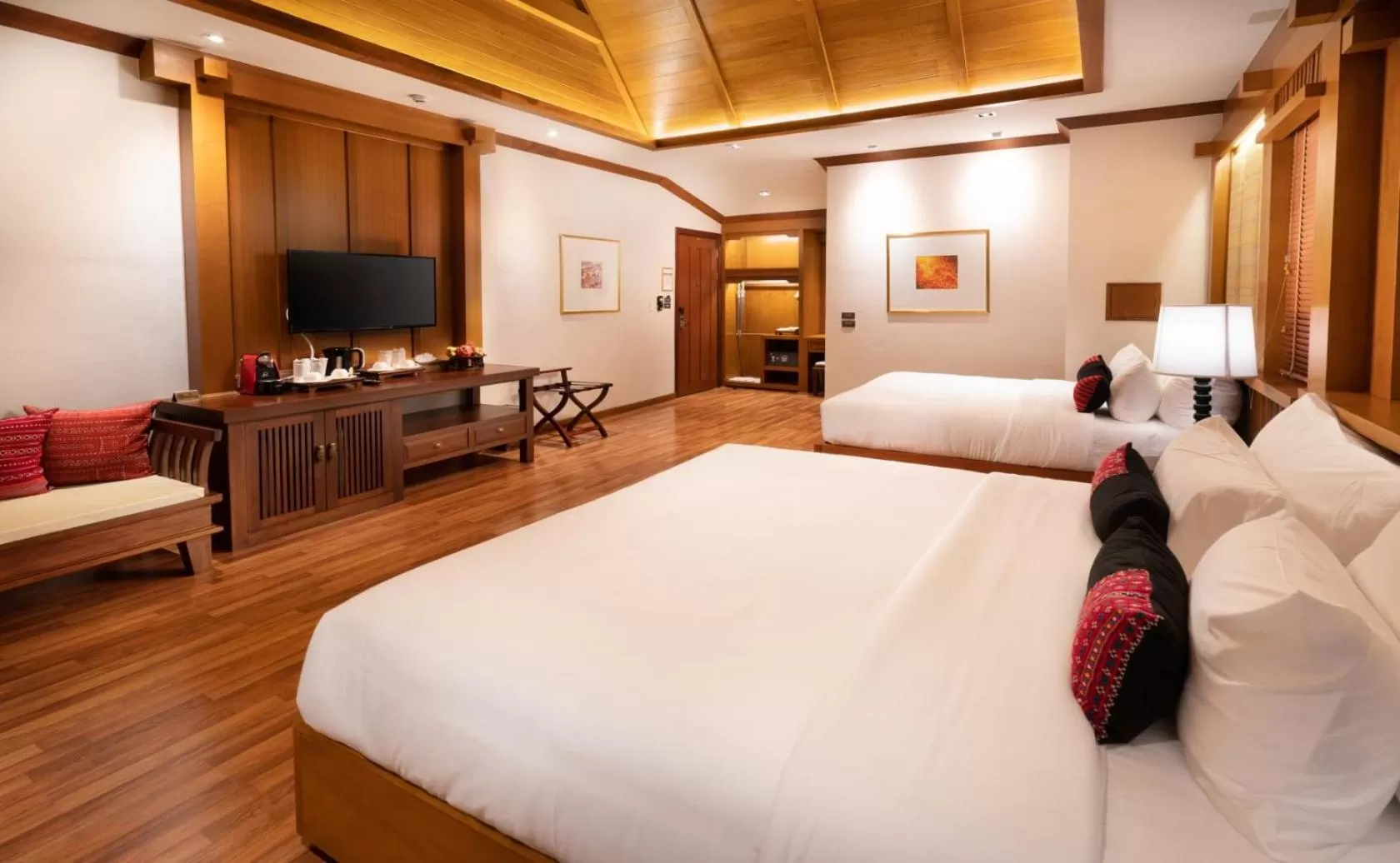 TV and multimedia, Bed in Phra Singh Village