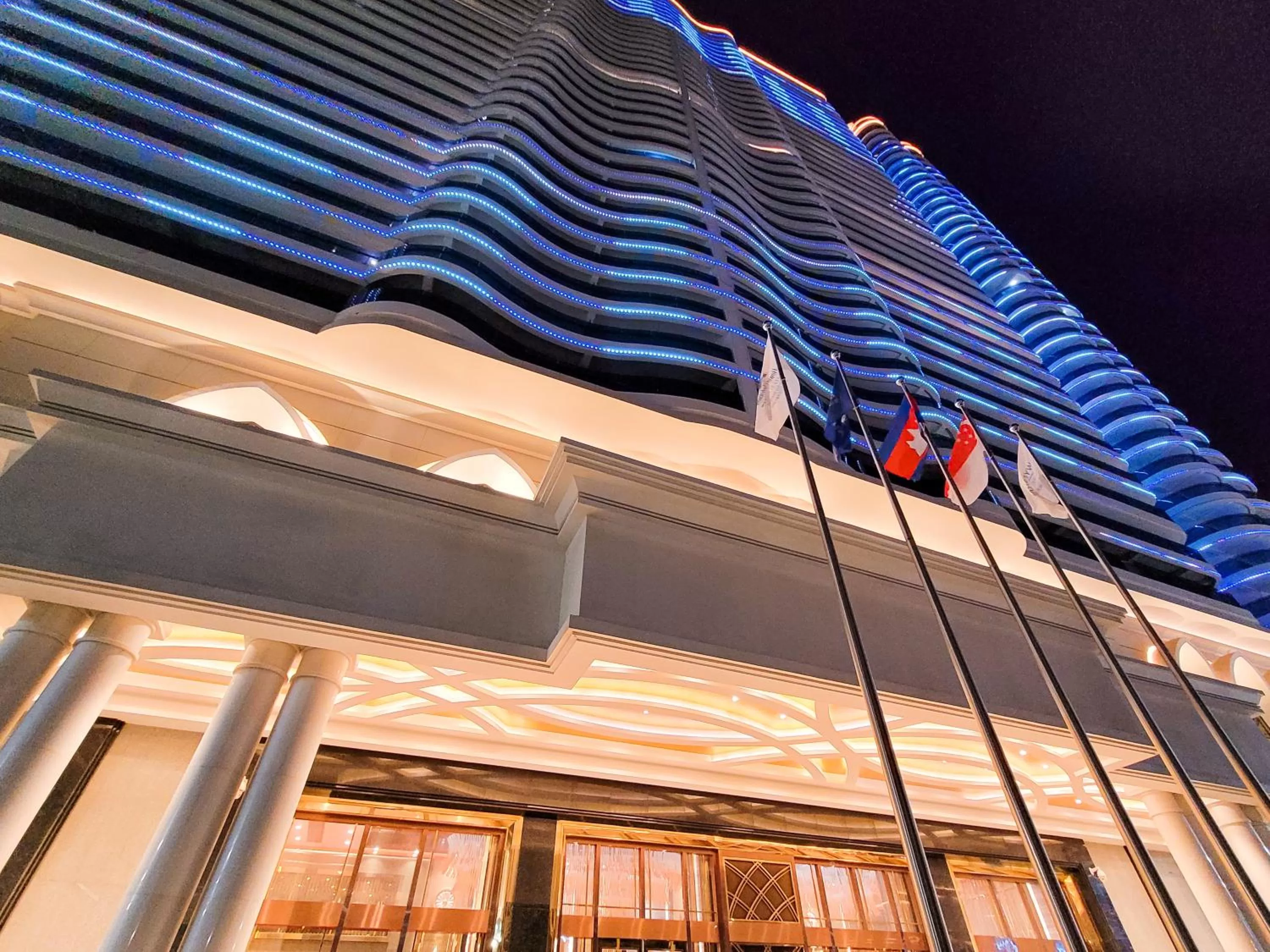 Facade/entrance in Howard Johnson Plaza by Wyndham Blue Bay Sihanoukville