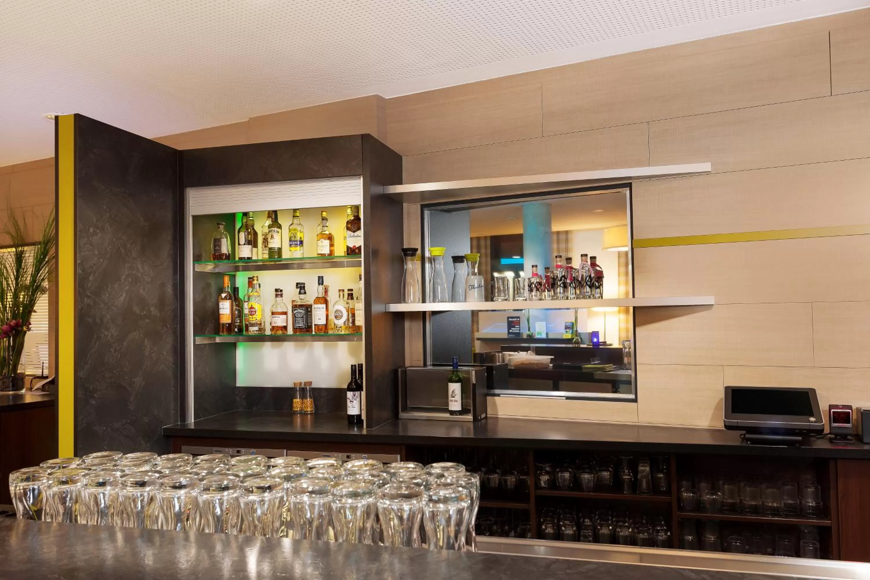 Lounge or bar in Holiday Inn Express Augsburg by IHG